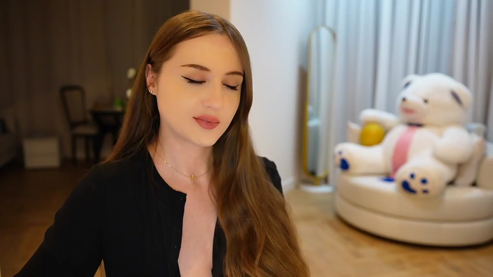 Gallery image thumbnail from Innocent_Soul's myfreecams stream on, 11/05/2024, 17:39 image 12 of 20