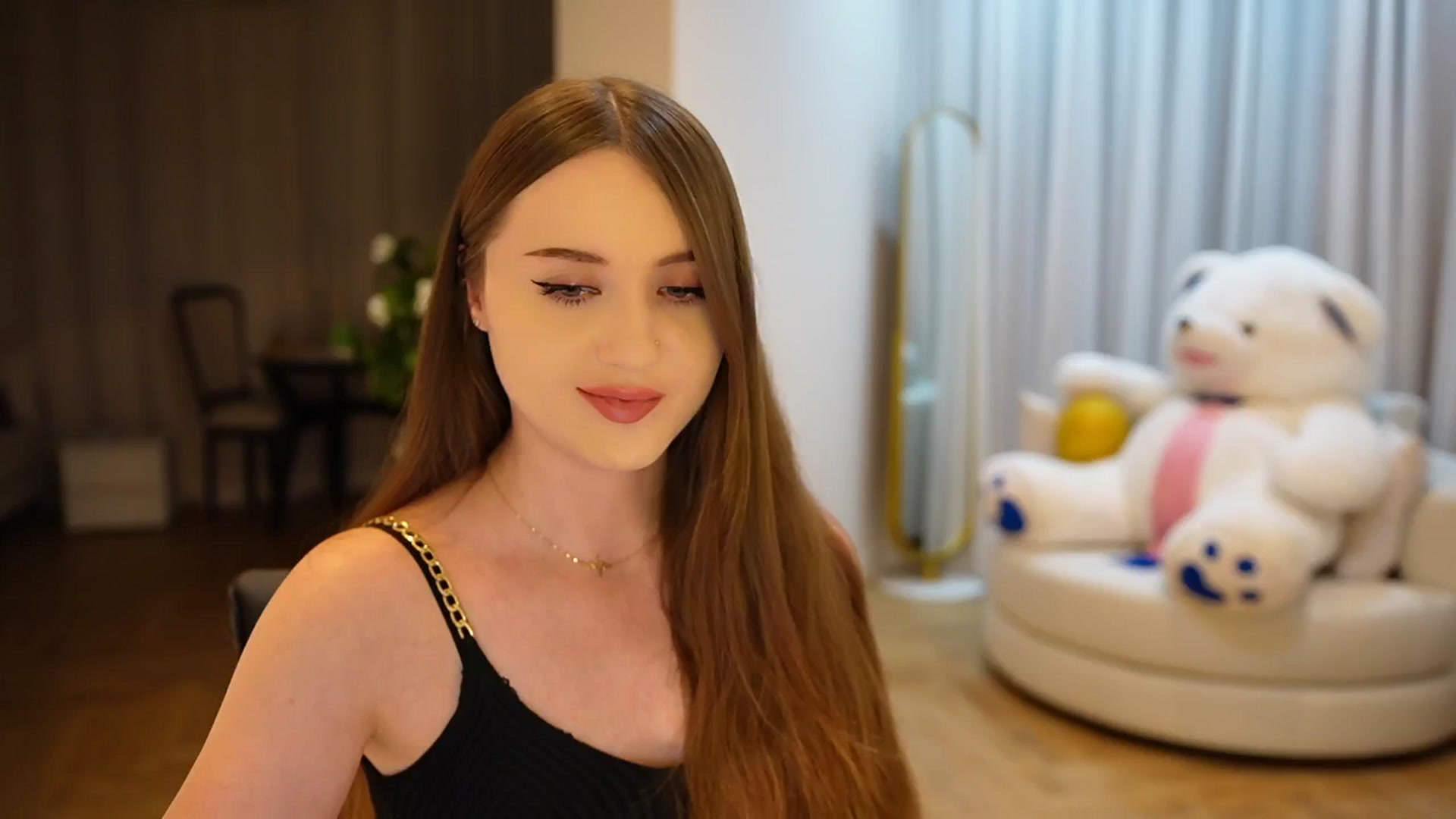 Gallery image thumbnail from Innocent_Soul's myfreecams stream on, 11/06/2024, 18:21 image 15 of 20