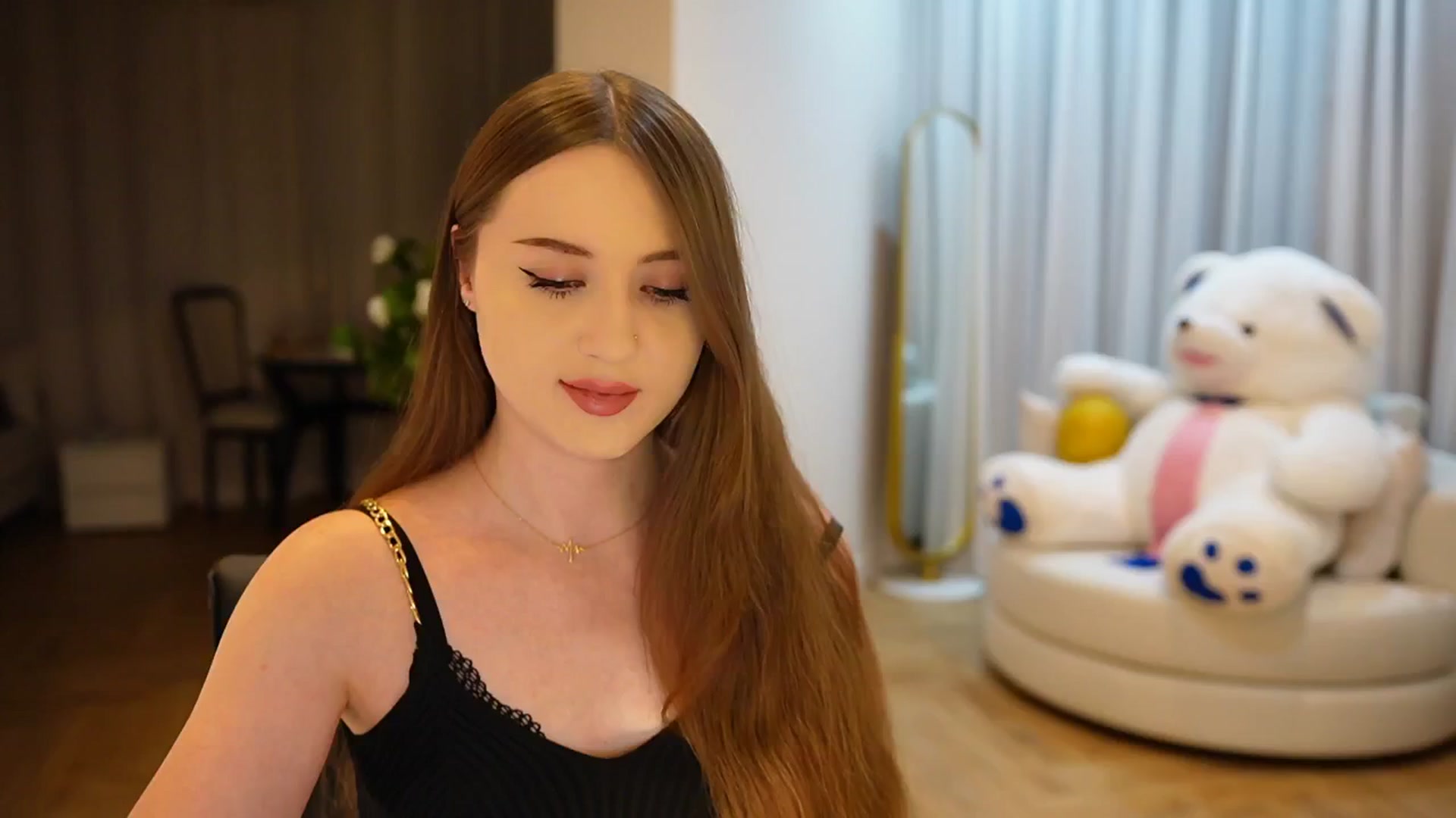 Gallery image thumbnail from Innocent_Soul's myfreecams stream on, 11/06/2024, 18:21 image 4 of 20