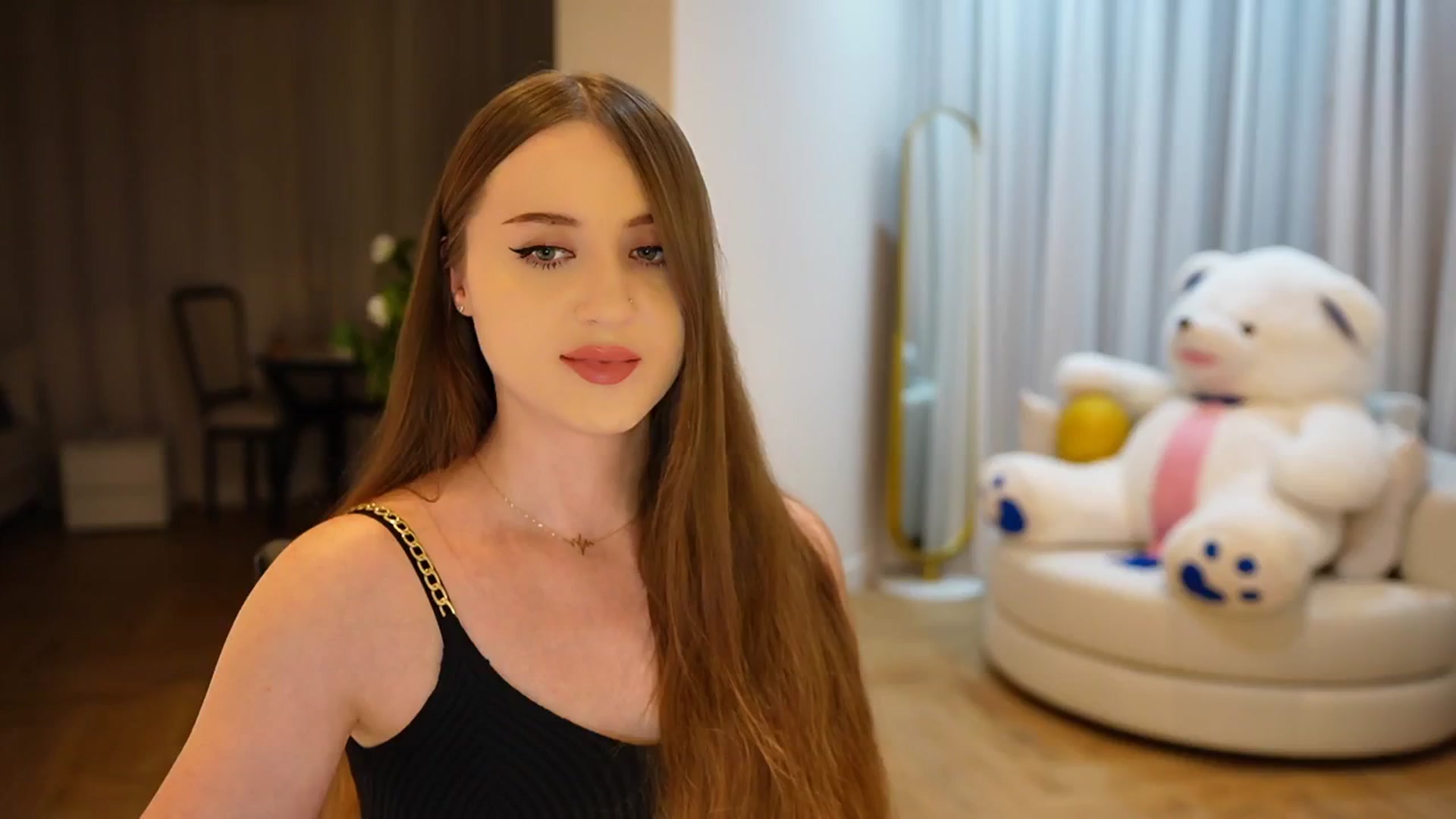 Gallery image thumbnail from Innocent_Soul's myfreecams stream on, 11/06/2024, 18:21 image 17 of 20