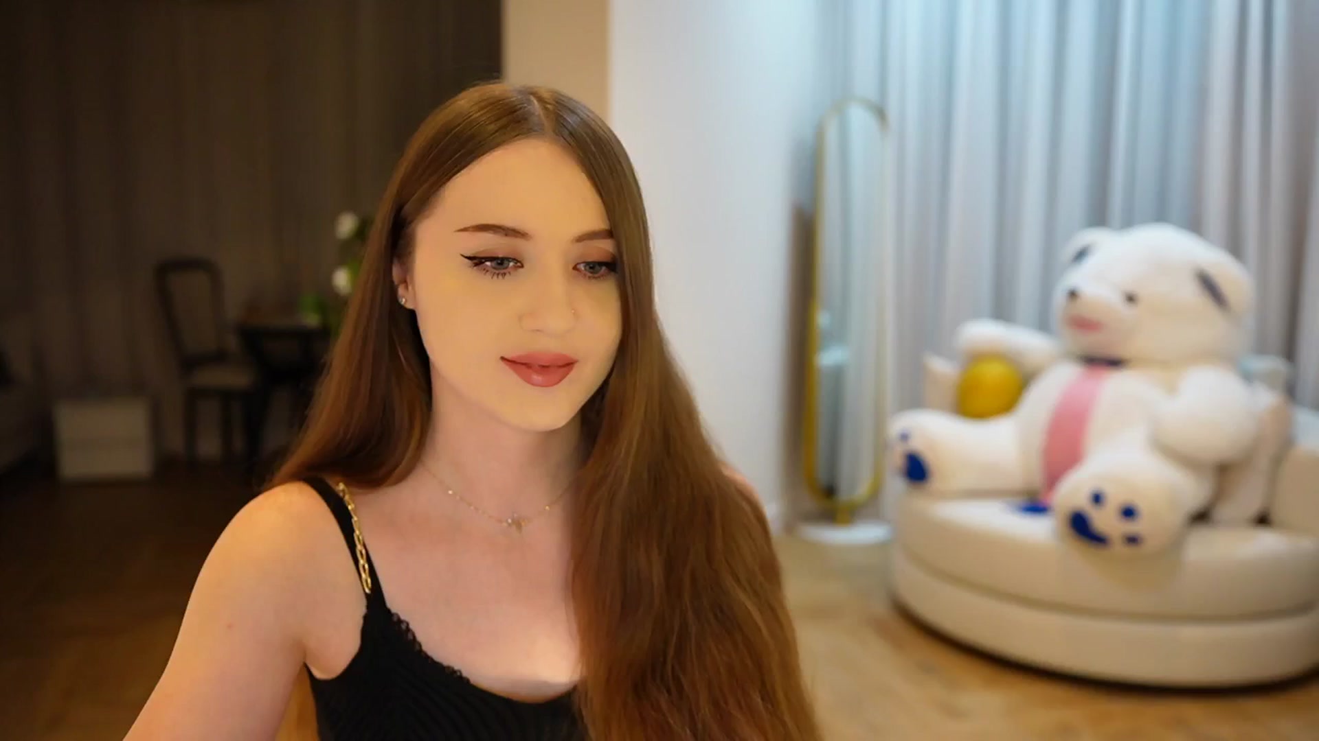 Gallery image thumbnail from Innocent_Soul's myfreecams stream on, 11/06/2024, 18:21 image 2 of 20