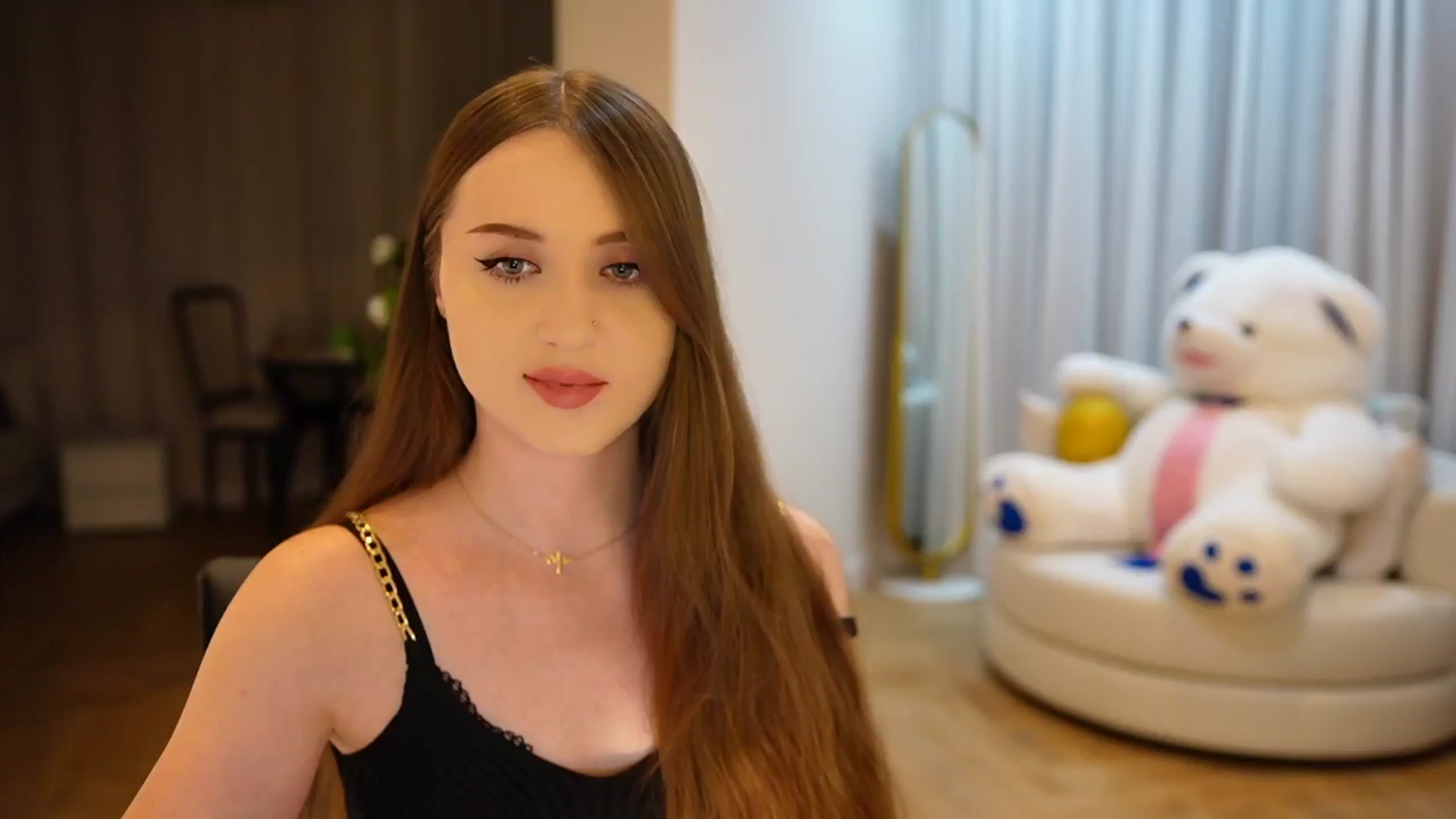 Gallery image thumbnail from Innocent_Soul's myfreecams stream on, 11/06/2024, 18:21 image 7 of 20