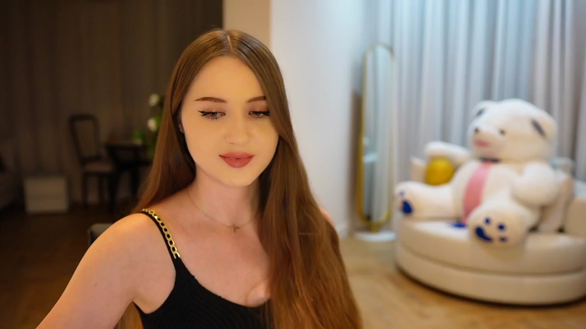 Gallery image thumbnail from Innocent_Soul's myfreecams stream on, 11/06/2024, 18:21 image 20 of 20
