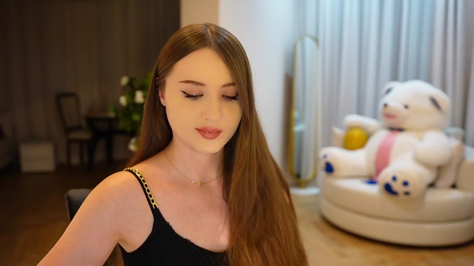 Gallery image thumbnail from Innocent_Soul's myfreecams stream on, 11/06/2024, 18:21 image 13 of 20