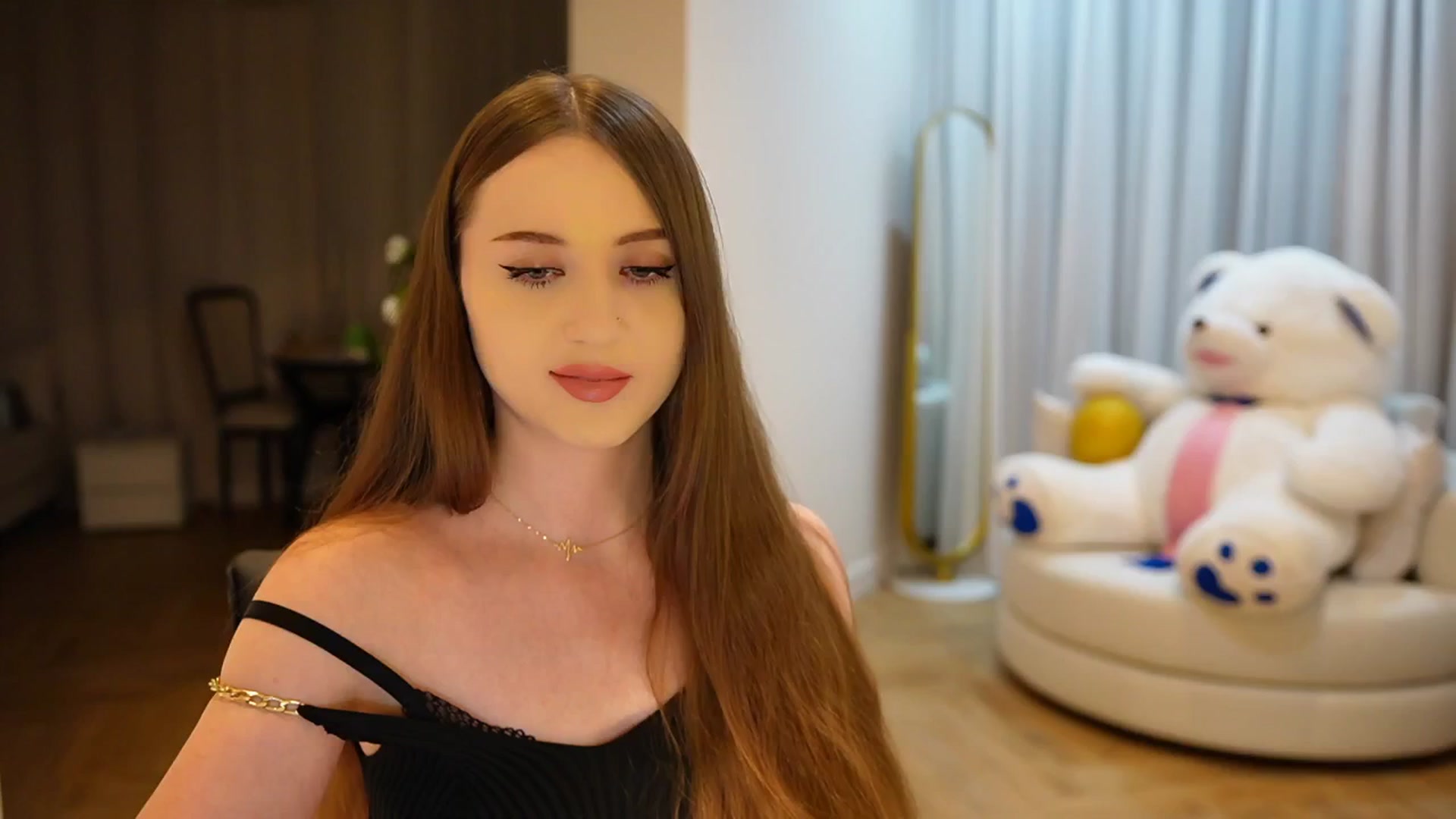 Gallery image thumbnail from Innocent_Soul's myfreecams stream on, 11/06/2024, 19:34 image 2 of 20