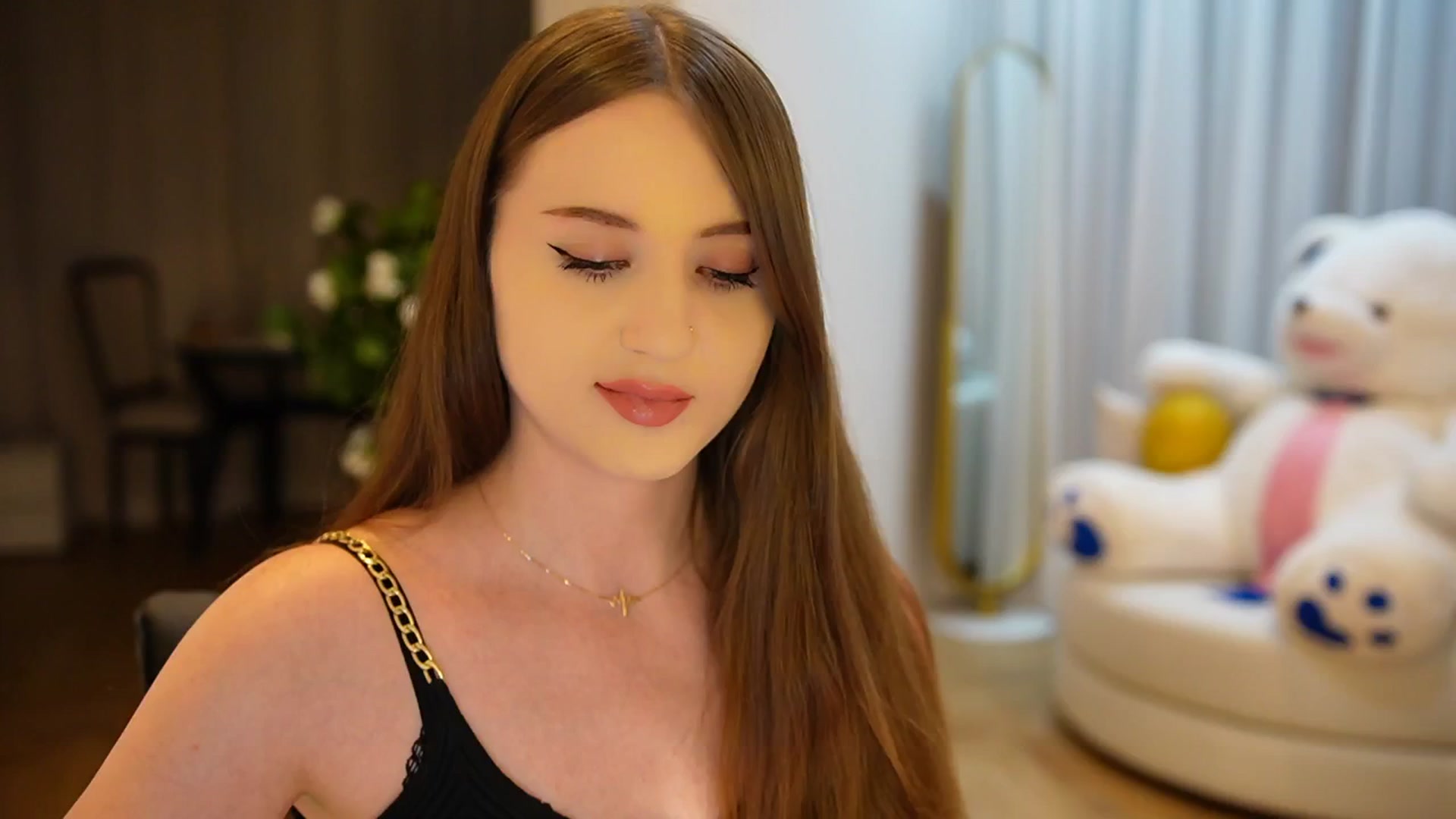 Gallery image thumbnail from Innocent_Soul's myfreecams stream on, 11/06/2024, 19:34 image 16 of 20