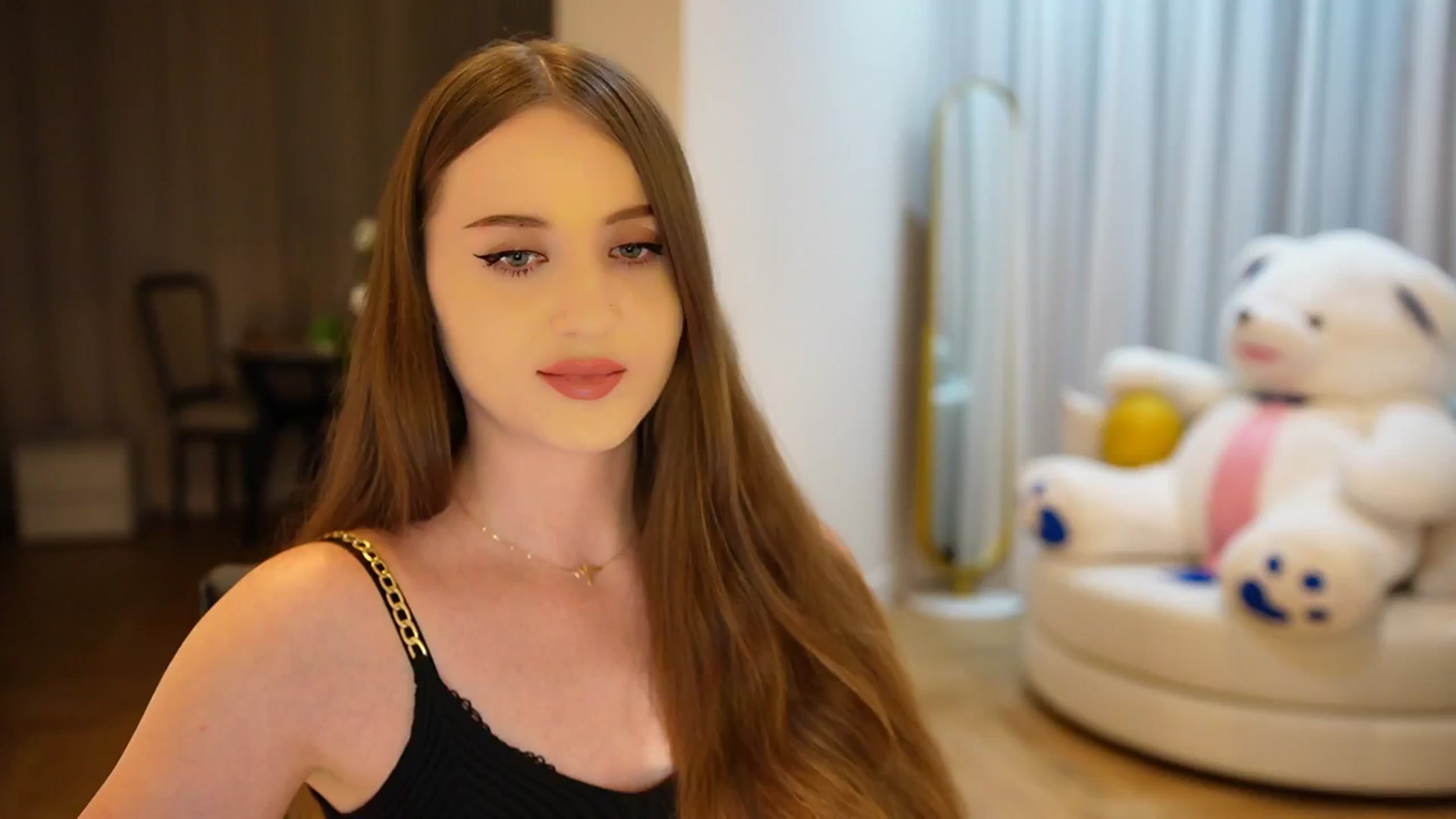 Gallery image thumbnail from Innocent_Soul's myfreecams stream on, 11/06/2024, 19:34 image 19 of 20