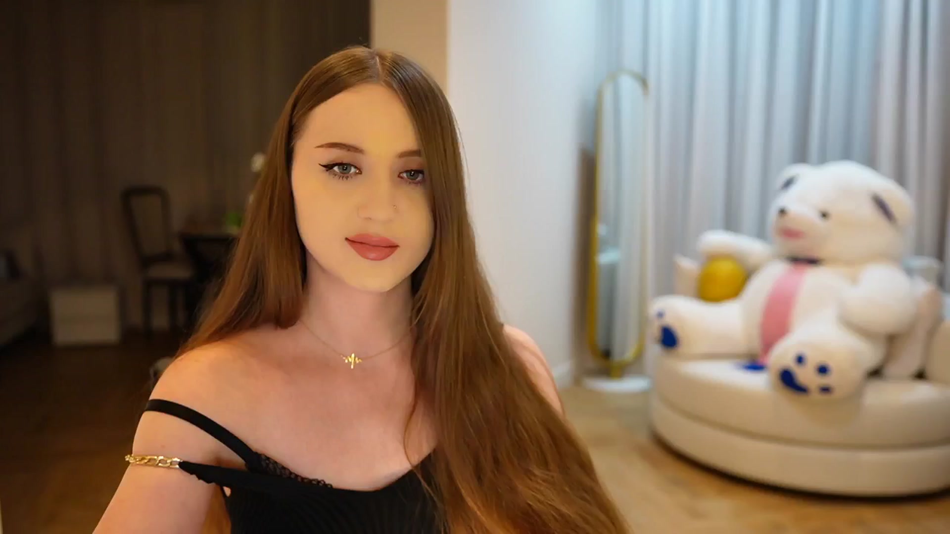Gallery image thumbnail from Innocent_Soul's myfreecams stream on, 11/06/2024, 19:34 image 1 of 20