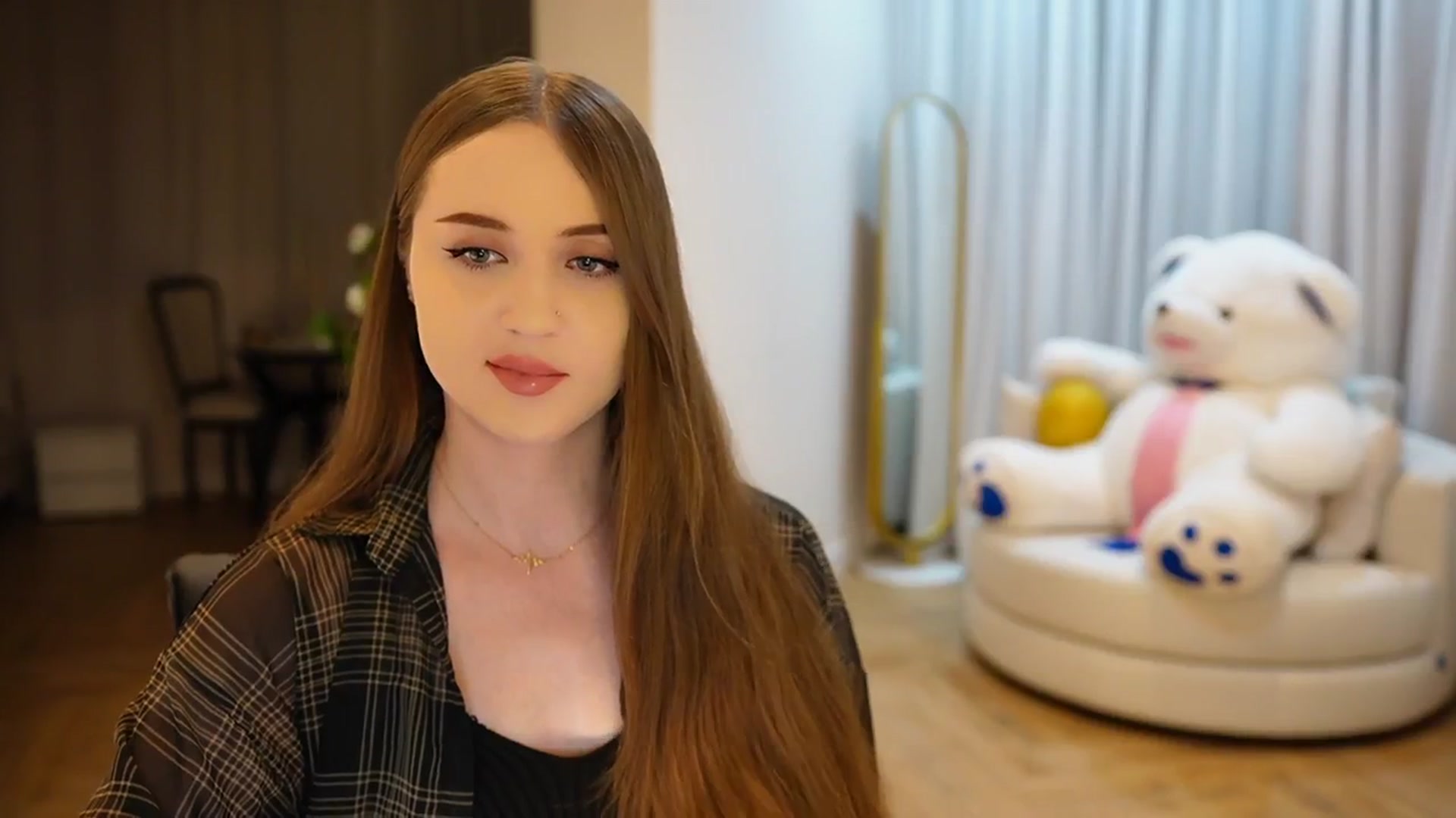 Gallery image thumbnail from Innocent_Soul's myfreecams stream on, 11/10/2024, 16:17 image 11 of 20