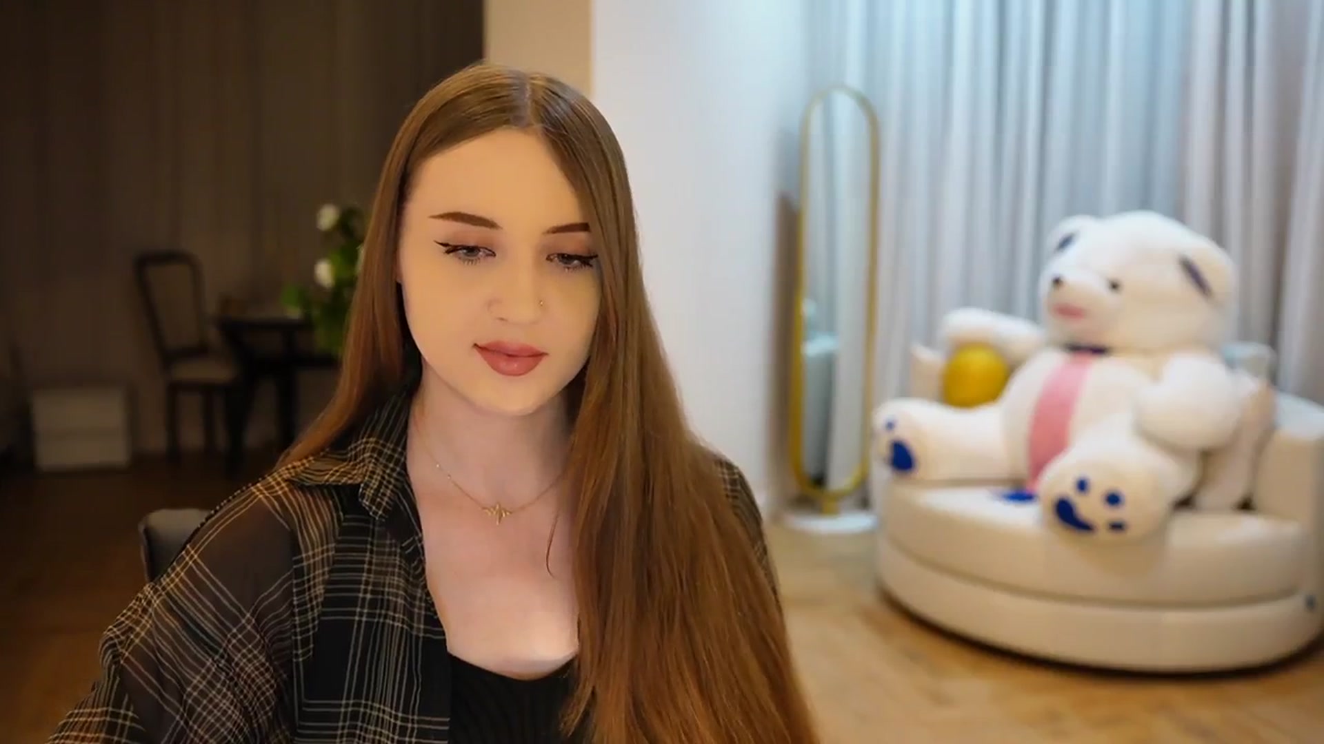Gallery image thumbnail from Innocent_Soul's myfreecams stream on, 11/10/2024, 16:17 image 2 of 20