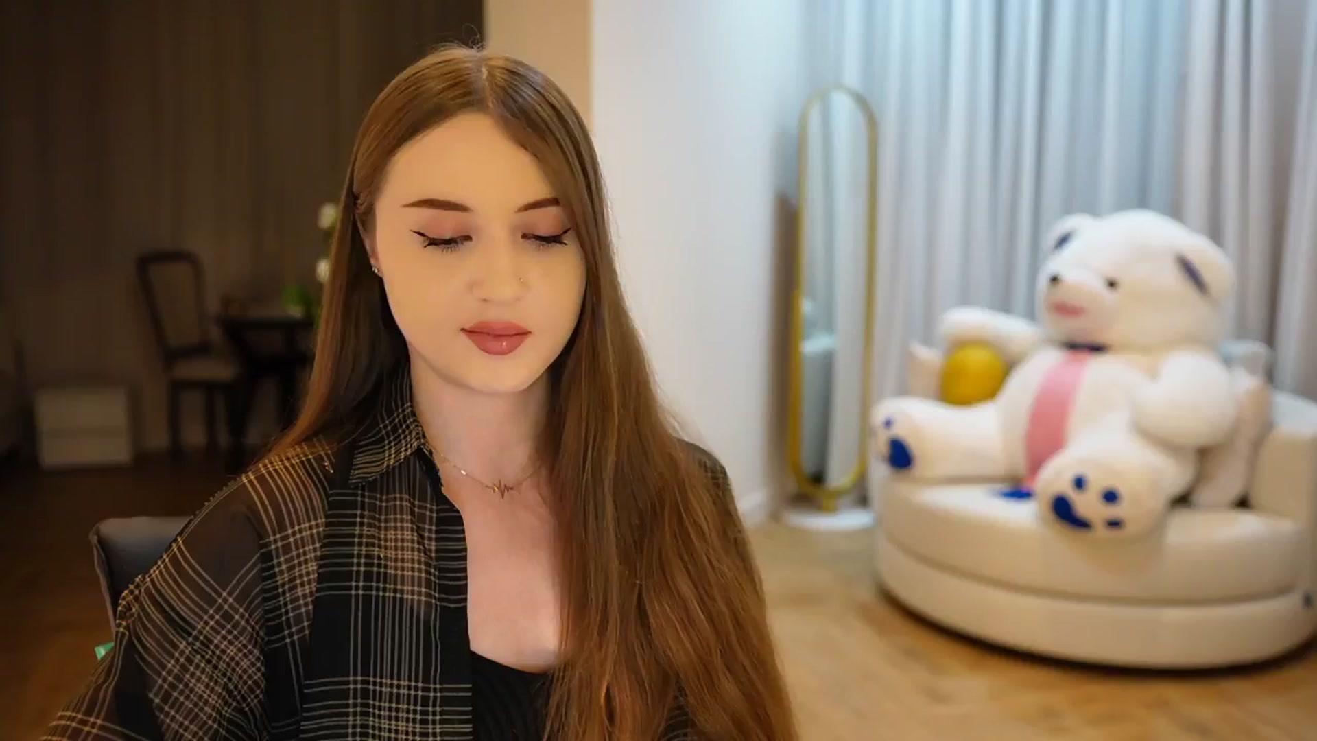 Gallery image thumbnail from Innocent_Soul's myfreecams stream on, 11/10/2024, 18:07 image 8 of 20