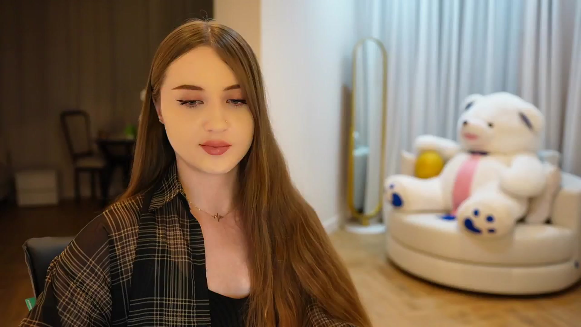 Gallery image thumbnail from Innocent_Soul's myfreecams stream on, 11/10/2024, 18:07 image 12 of 20
