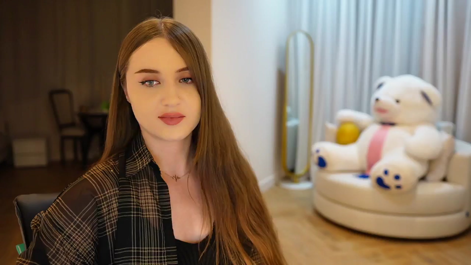 Gallery image thumbnail from Innocent_Soul's myfreecams stream on, 11/10/2024, 18:07 image 17 of 20