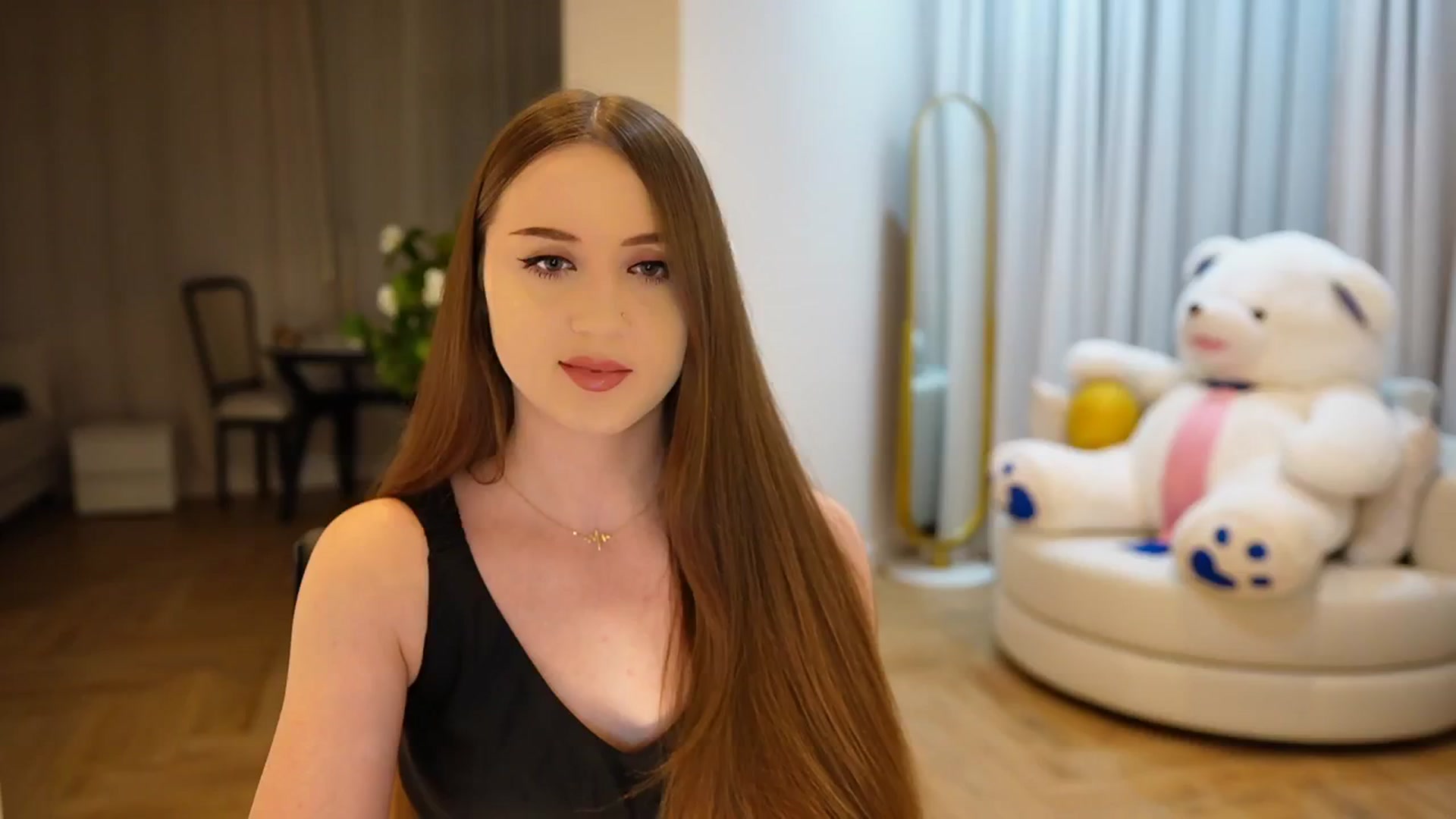 Gallery image thumbnail from Innocent_Soul's myfreecams stream on, 11/11/2024, 16:35 image 3 of 20