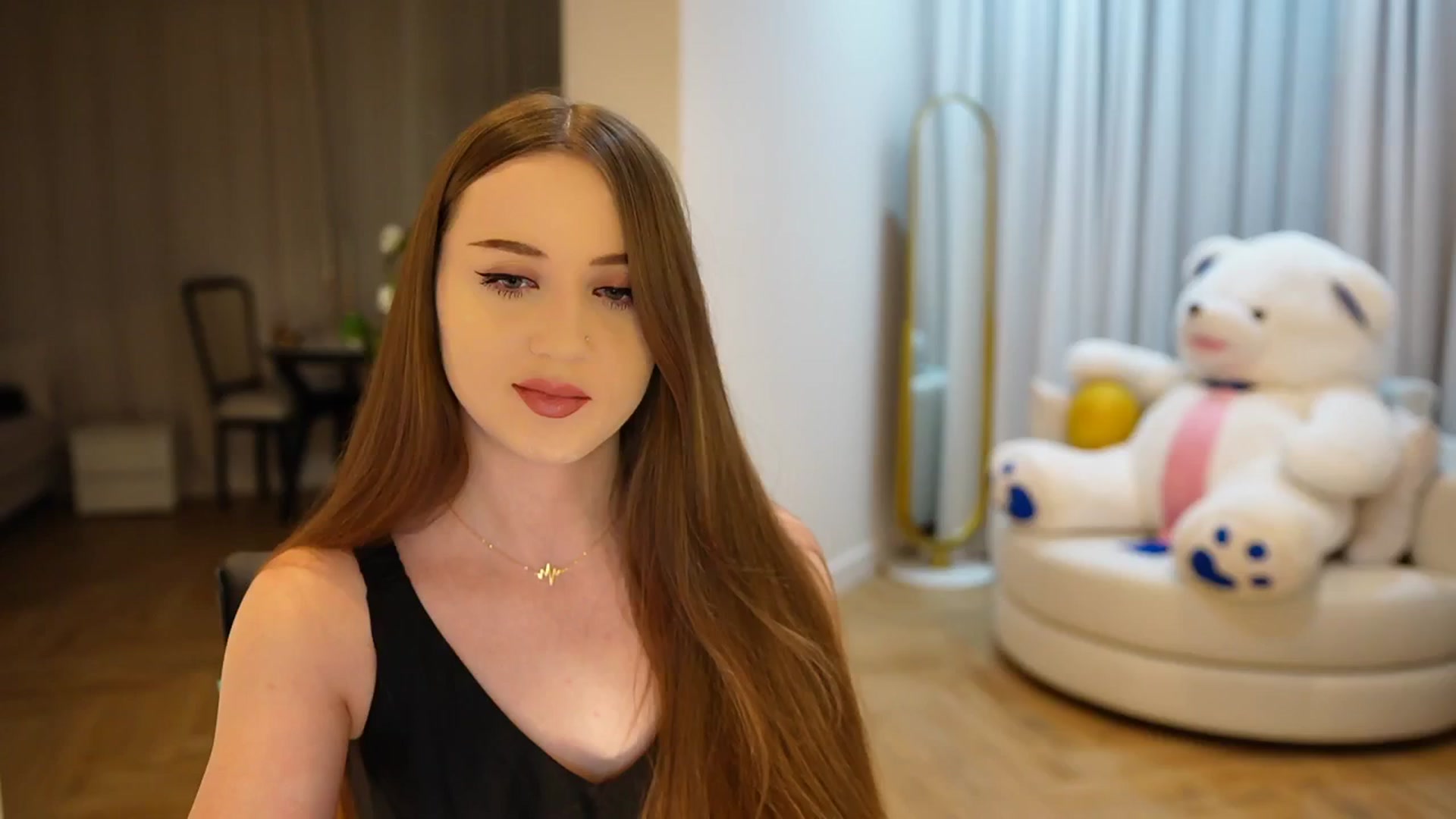 Gallery image thumbnail from Innocent_Soul's myfreecams stream on, 11/11/2024, 16:35 image 10 of 20