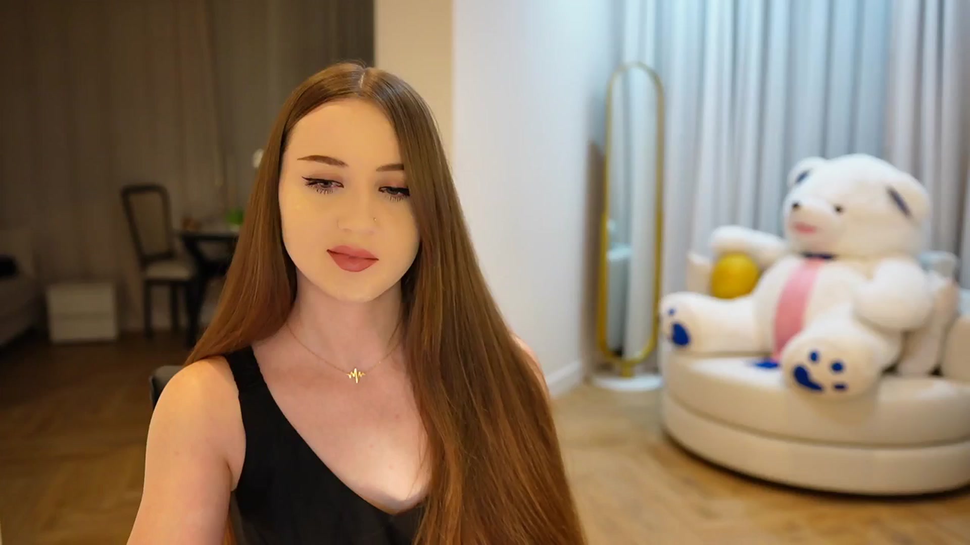 Gallery image thumbnail from Innocent_Soul's myfreecams stream on, 11/11/2024, 16:35 image 11 of 20