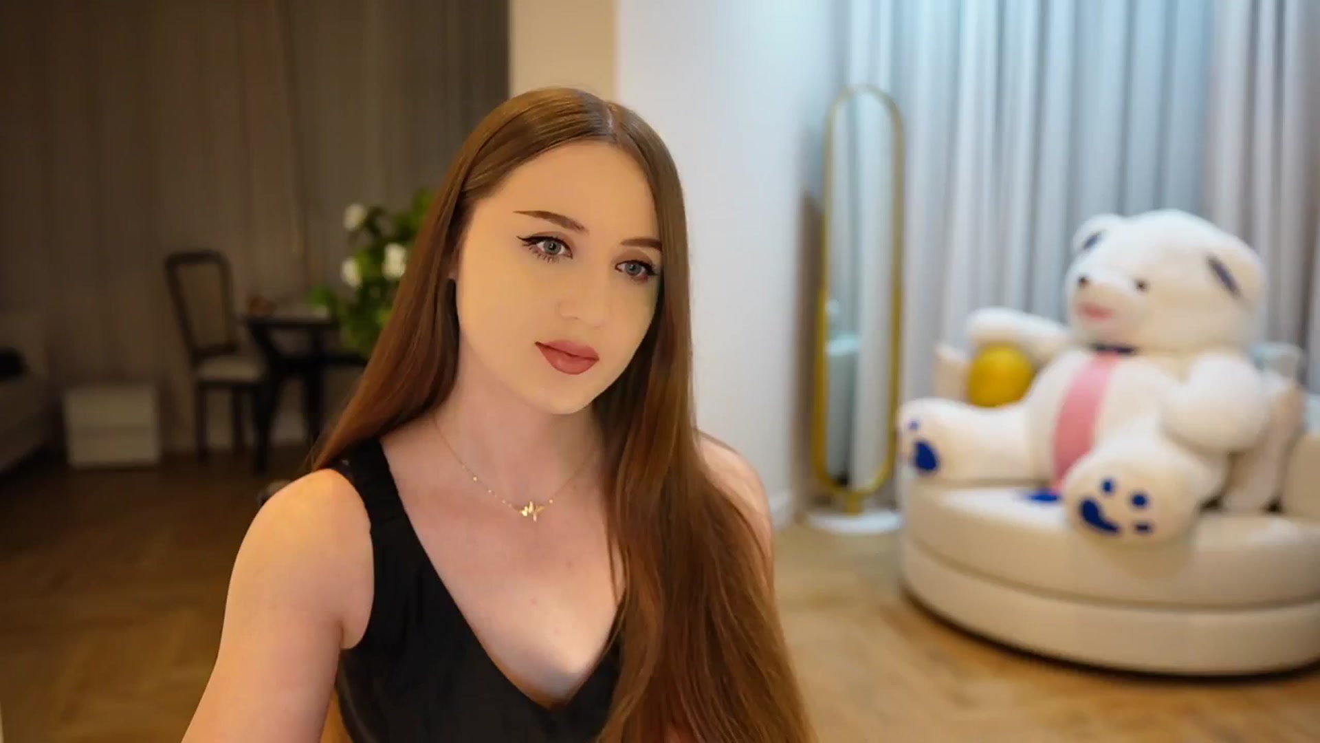Gallery image thumbnail from Innocent_Soul's myfreecams stream on, 11/11/2024, 16:35 image 1 of 20