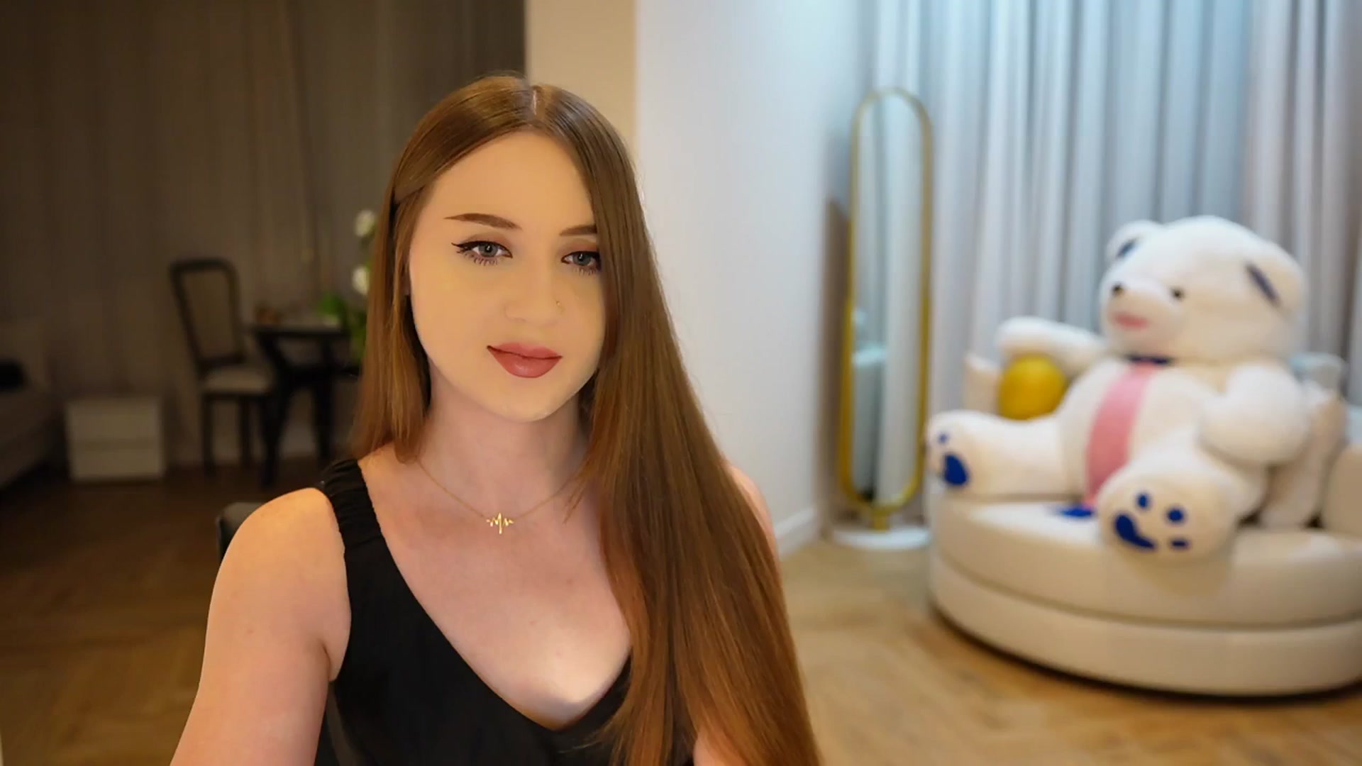 Gallery image thumbnail from Innocent_Soul's myfreecams stream on, 11/11/2024, 16:35 image 12 of 20