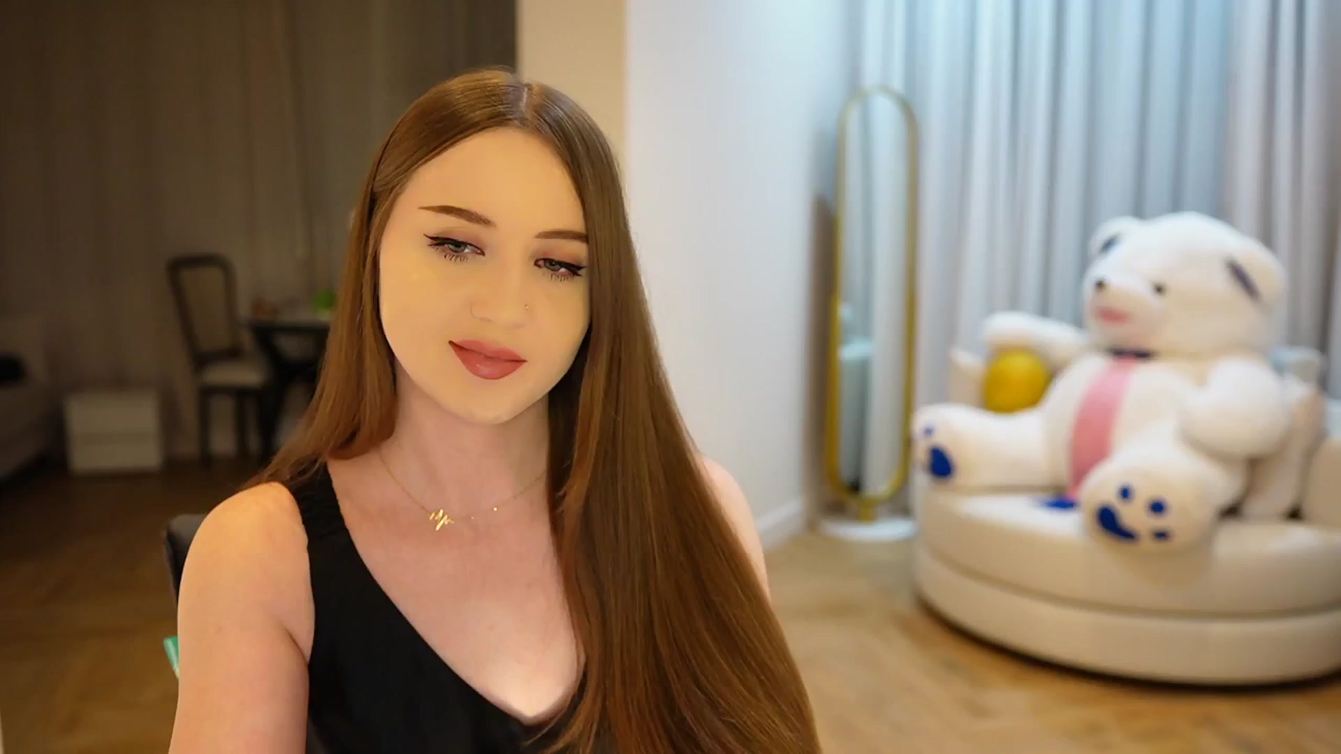 Gallery image thumbnail from Innocent_Soul's myfreecams stream on, 11/11/2024, 16:35 image 16 of 20