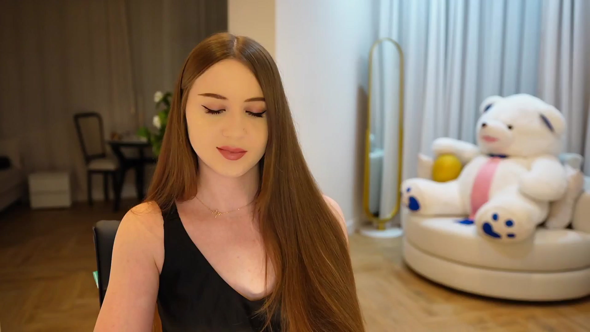 Gallery image thumbnail from Innocent_Soul's myfreecams stream on, 11/11/2024, 16:35 image 19 of 20
