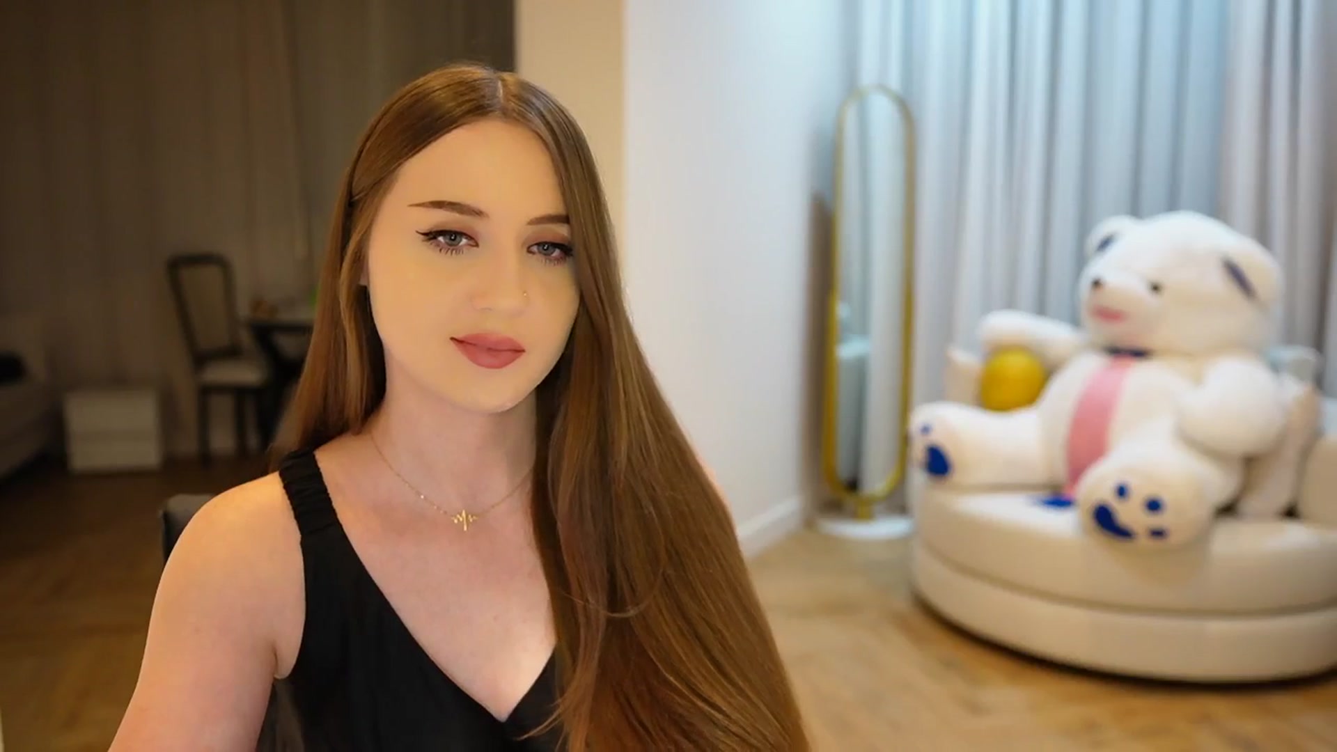 Gallery image thumbnail from Innocent_Soul's myfreecams stream on, 11/11/2024, 17:38 image 8 of 20