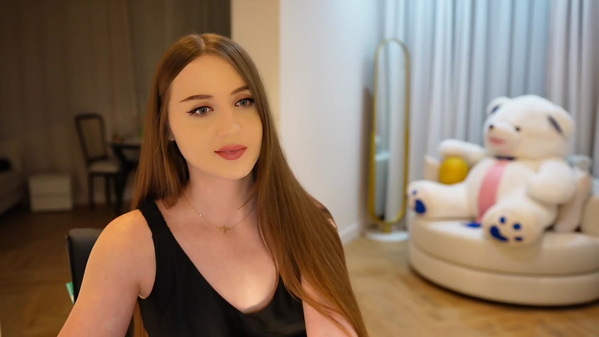 Gallery image thumbnail from Innocent_Soul's myfreecams stream on, 11/11/2024, 17:38 image 1 of 20