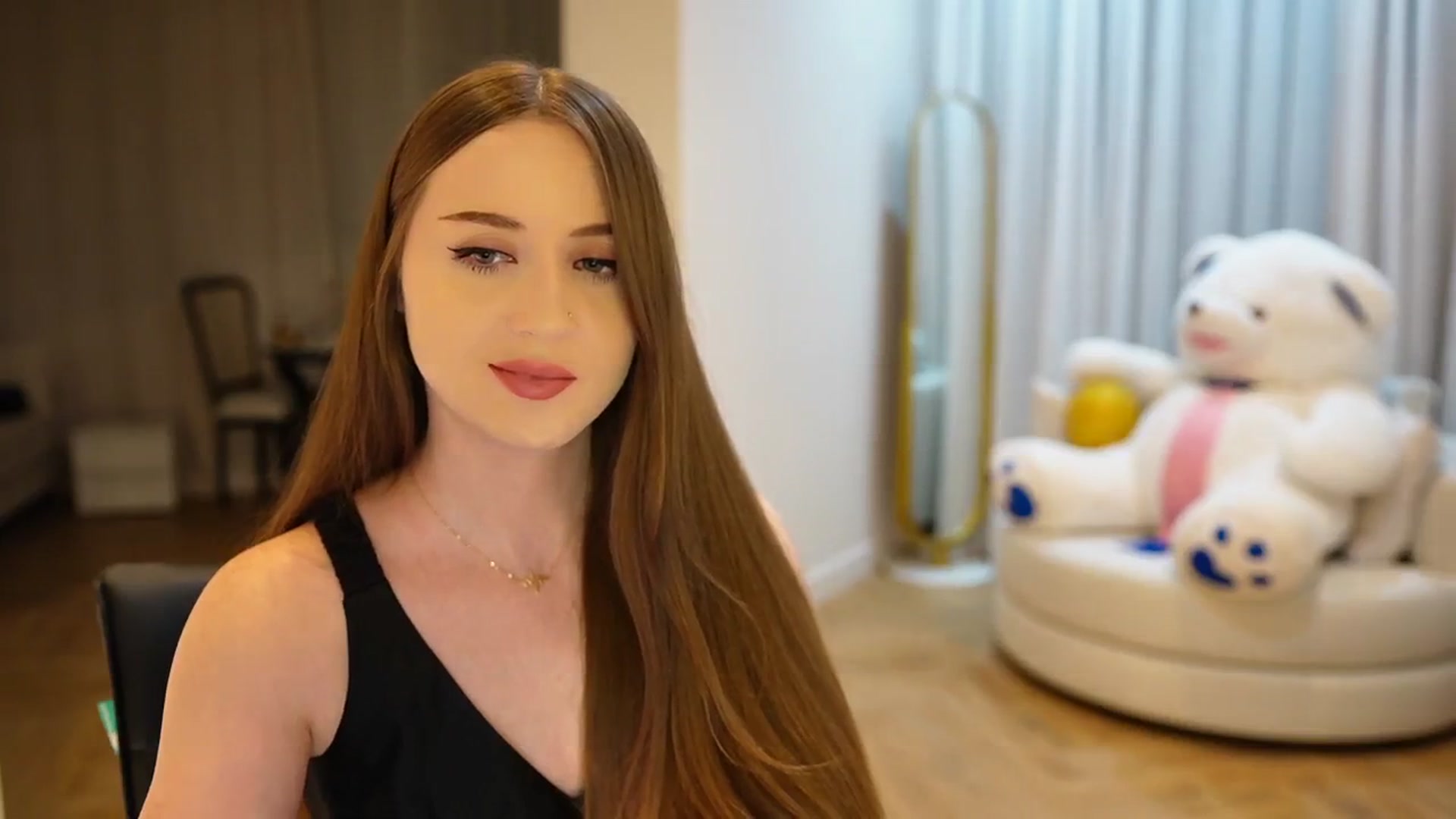 Gallery image thumbnail from Innocent_Soul's myfreecams stream on, 11/11/2024, 17:38 image 18 of 20