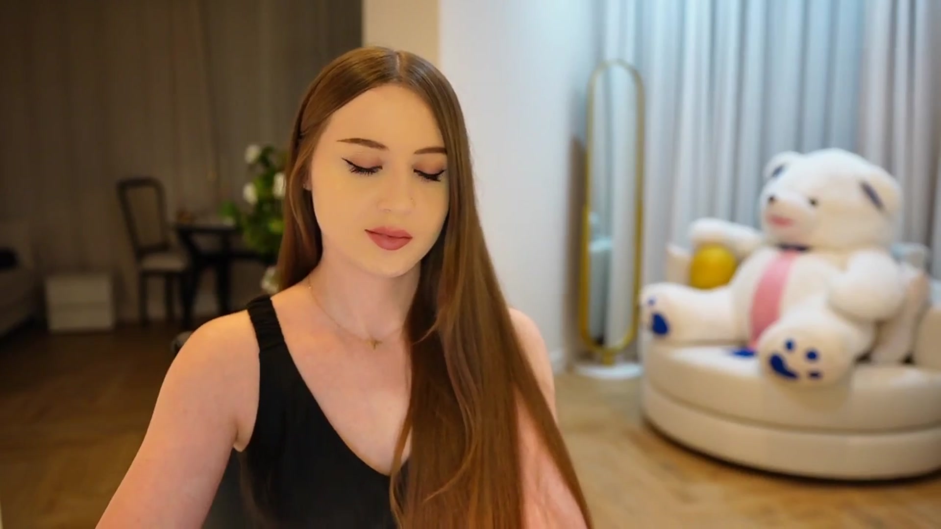 Gallery image thumbnail from Innocent_Soul's myfreecams stream on, 11/11/2024, 17:38 image 6 of 20