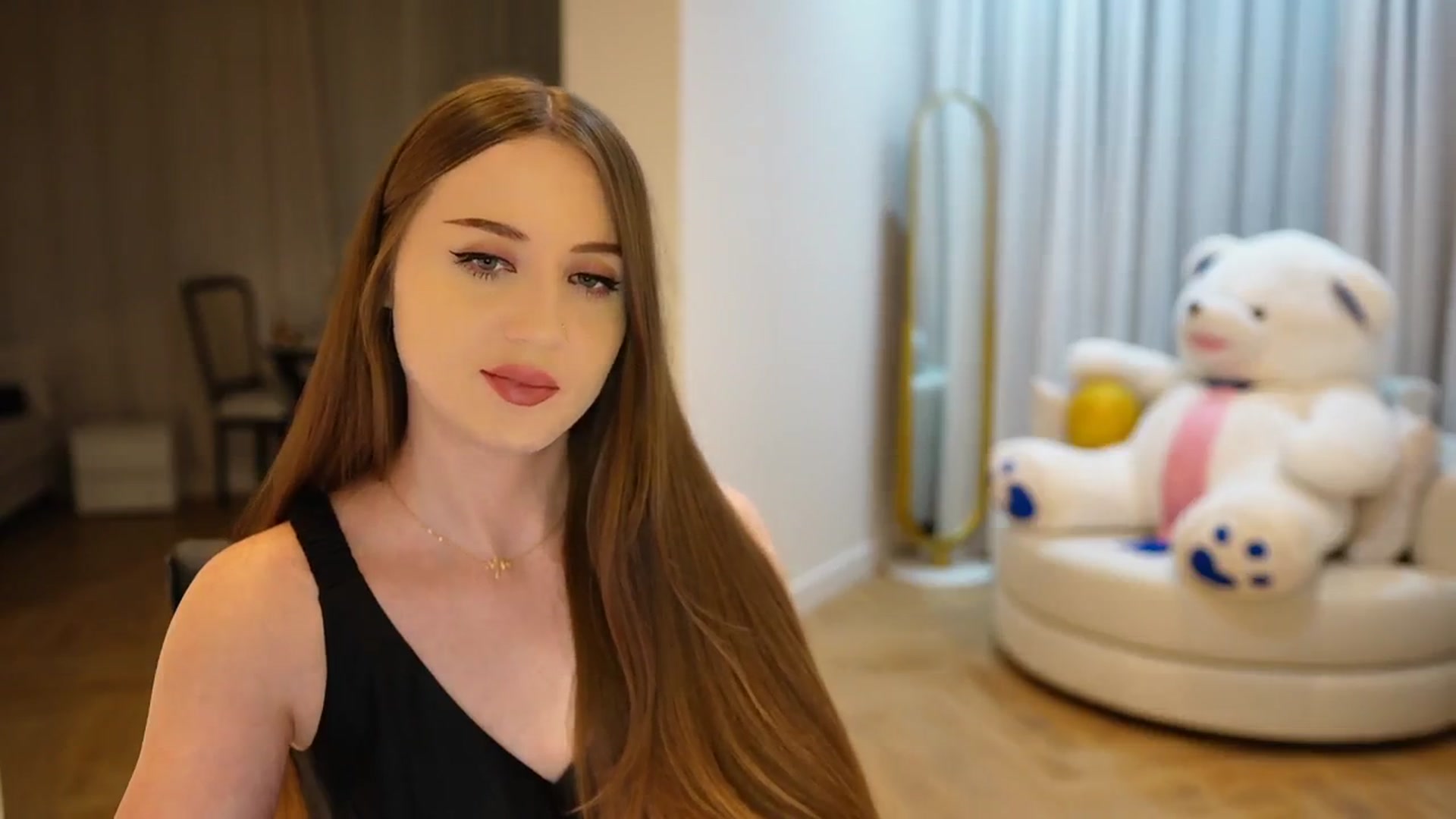 Gallery image thumbnail from Innocent_Soul's myfreecams stream on, 11/11/2024, 17:38 image 11 of 20