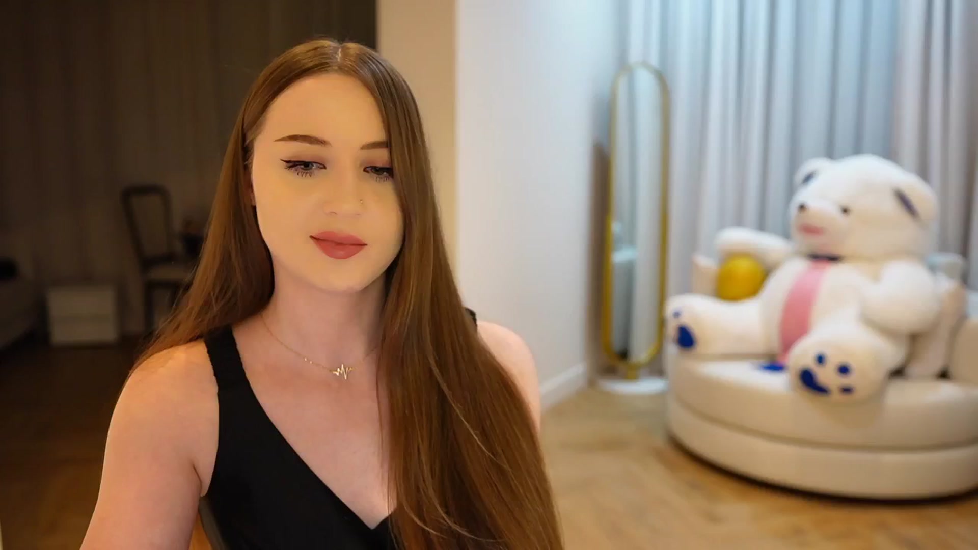 Gallery image thumbnail from Innocent_Soul's myfreecams stream on, 11/11/2024, 18:34 image 20 of 20