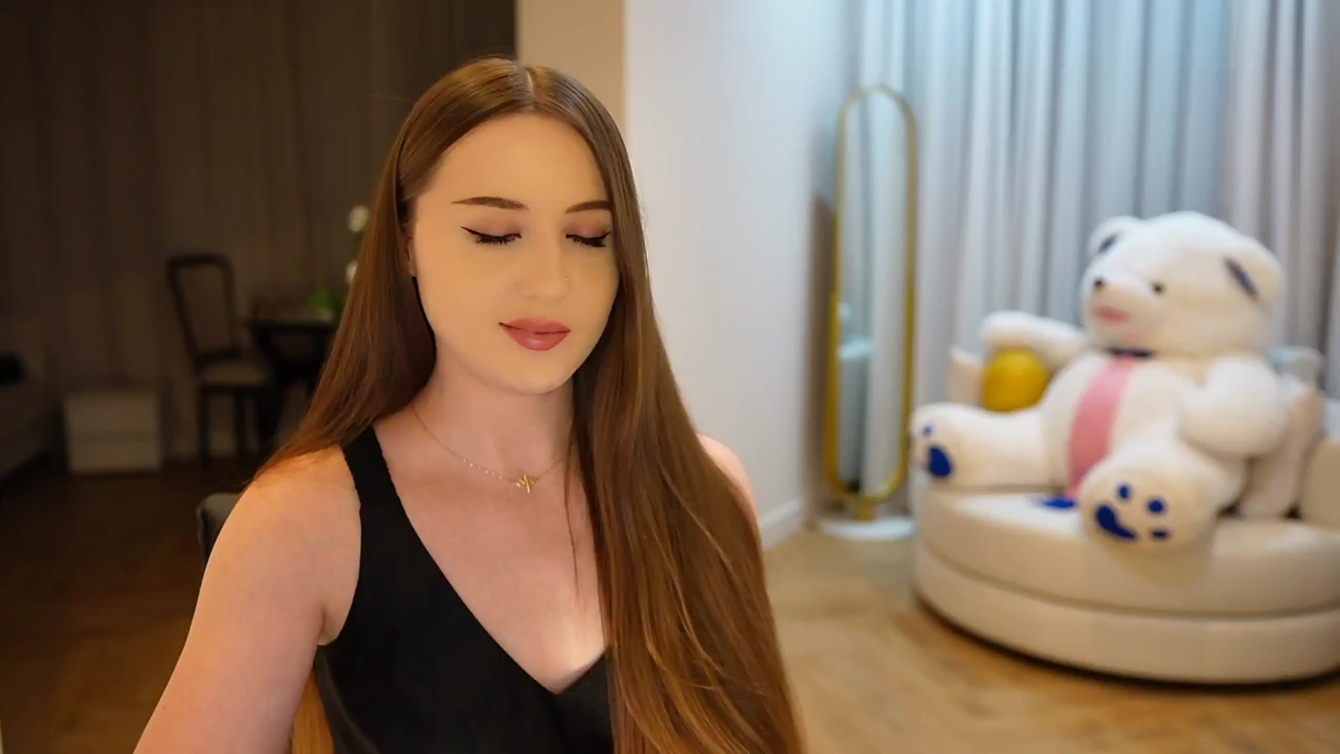 Gallery image thumbnail from Innocent_Soul's myfreecams stream on, 11/11/2024, 18:34 image 19 of 20