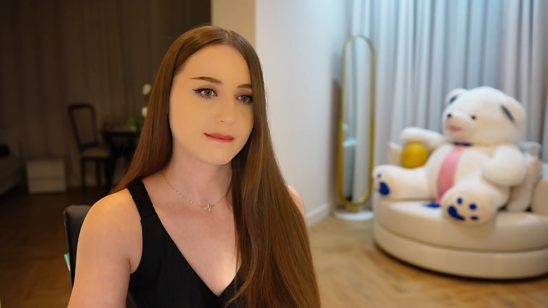 Gallery image thumbnail from Innocent_Soul's myfreecams stream on, 11/11/2024, 18:34 image 9 of 20