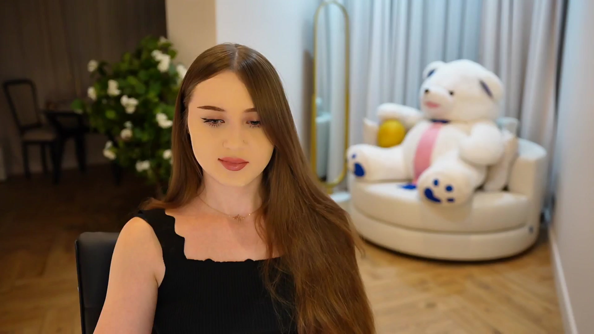 Gallery image thumbnail from Innocent_Soul's myfreecams stream on, 11/12/2024, 14:49 image 6 of 20