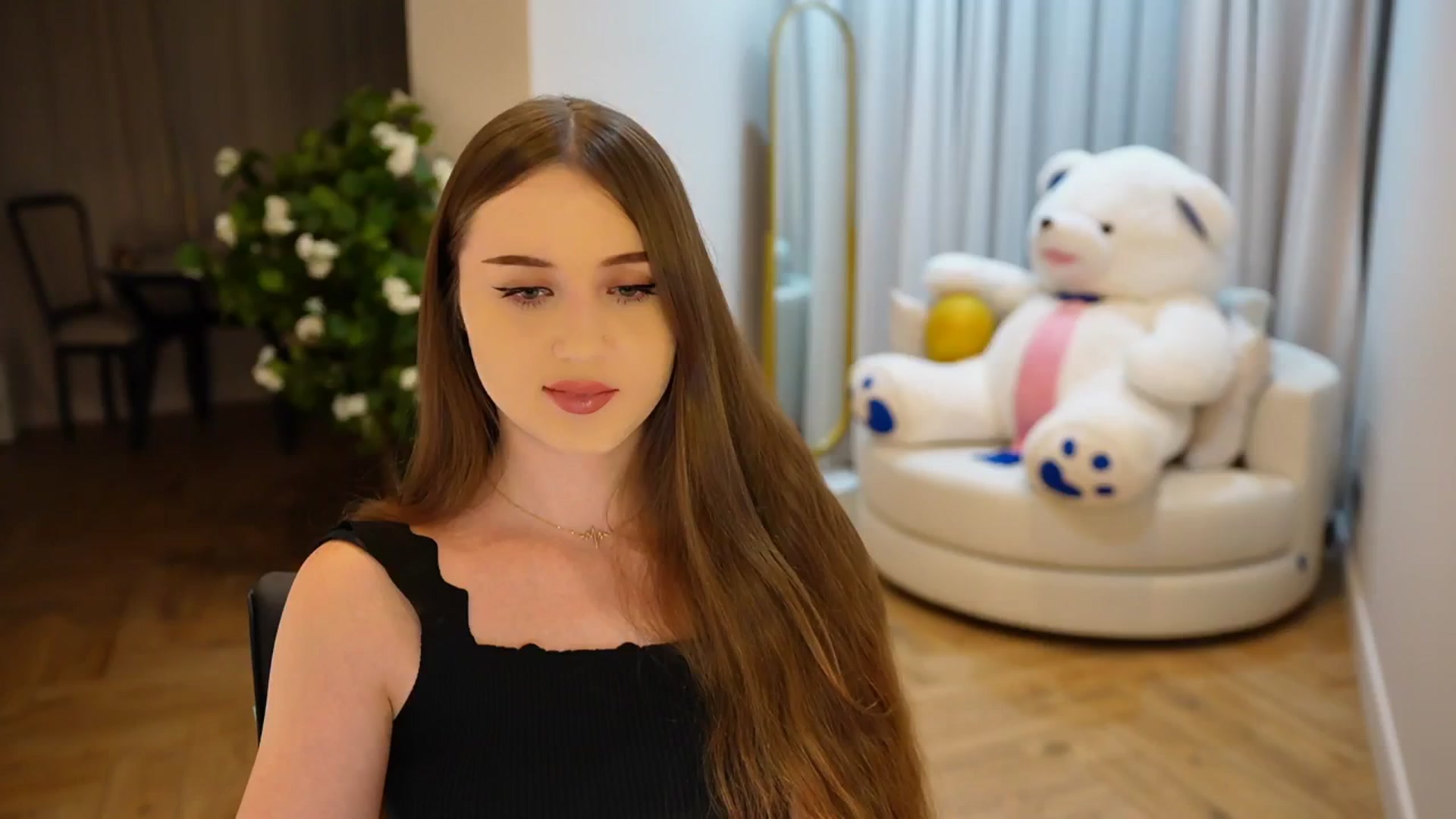Gallery image thumbnail from Innocent_Soul's myfreecams stream on, 11/12/2024, 14:49 image 11 of 20