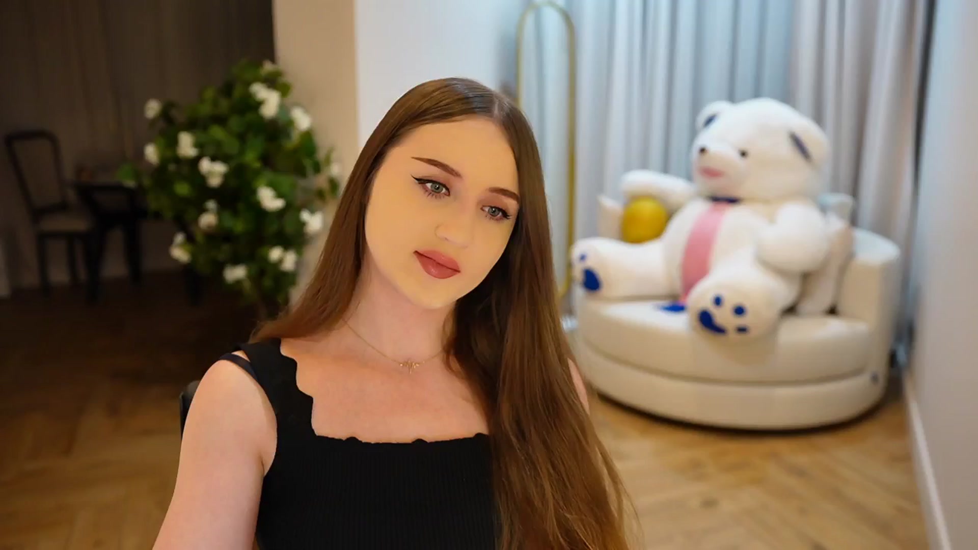 Gallery image thumbnail from Innocent_Soul's myfreecams stream on, 11/12/2024, 14:49 image 13 of 20