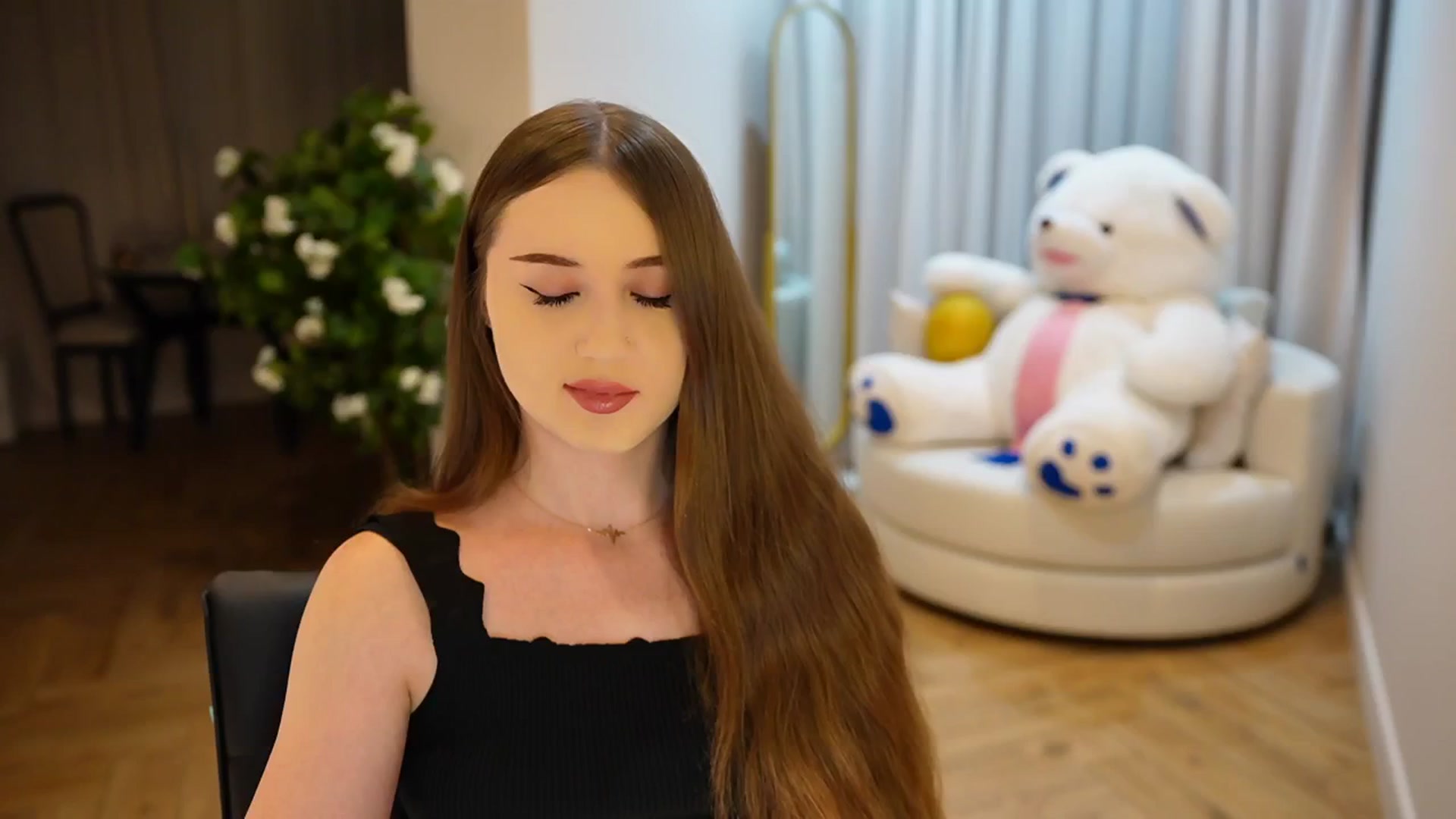 Gallery image thumbnail from Innocent_Soul's myfreecams stream on, 11/12/2024, 14:49 image 5 of 20