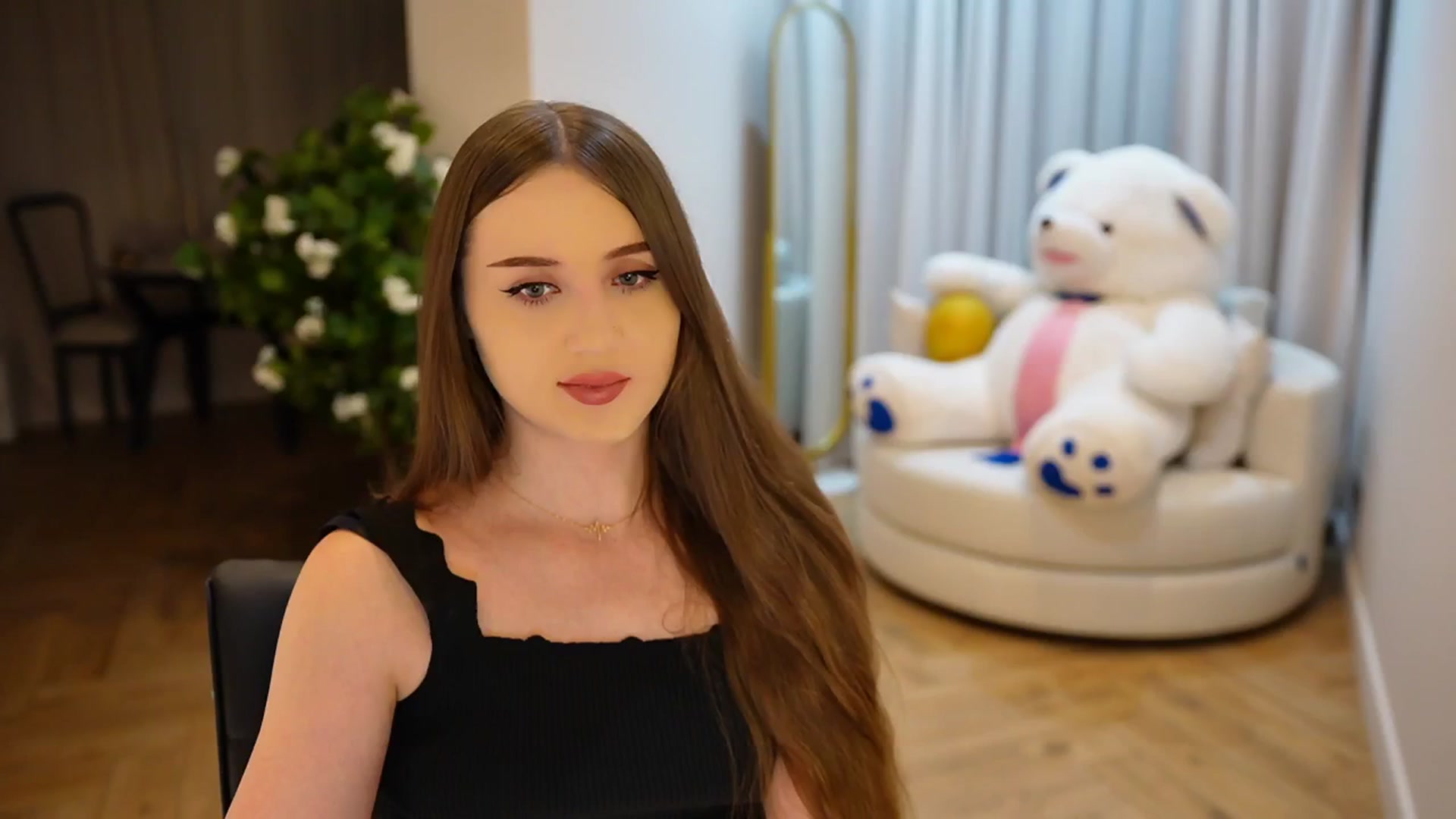 Gallery image thumbnail from Innocent_Soul's myfreecams stream on, 11/12/2024, 14:49 image 15 of 20