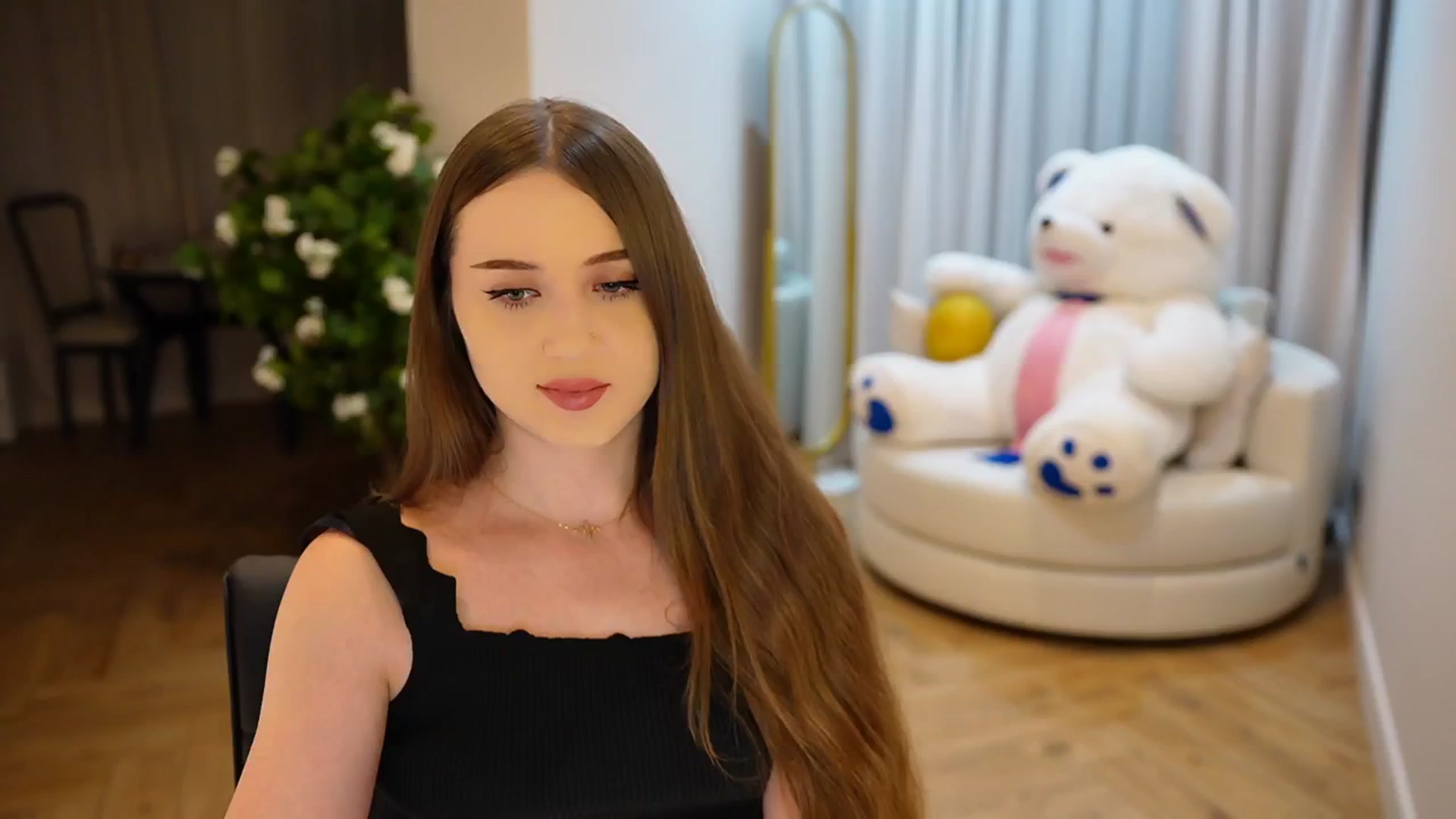Gallery image thumbnail from Innocent_Soul's myfreecams stream on, 11/12/2024, 14:49 image 14 of 20