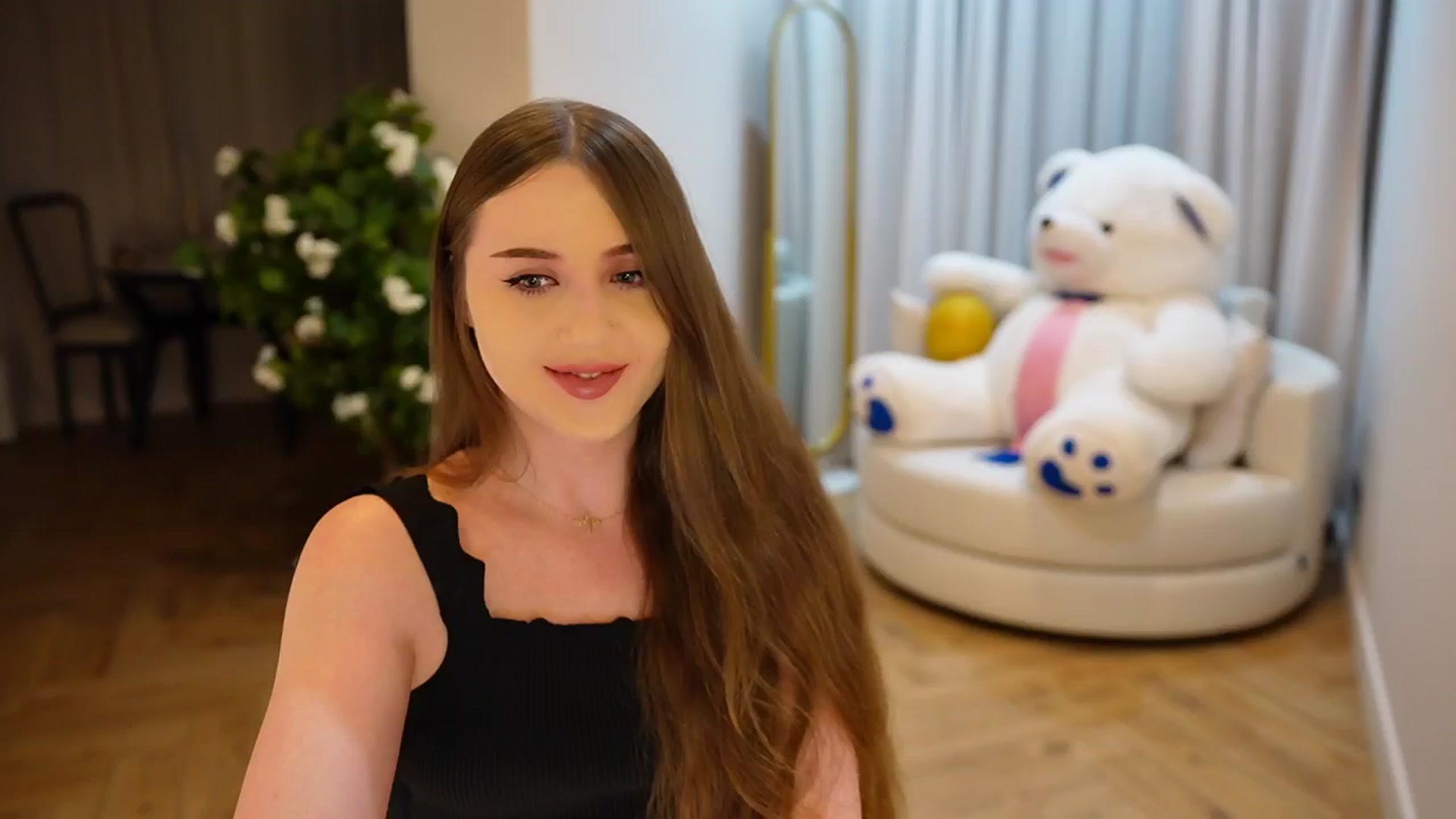 Gallery image thumbnail from Innocent_Soul's myfreecams stream on, 11/12/2024, 14:49 image 18 of 20