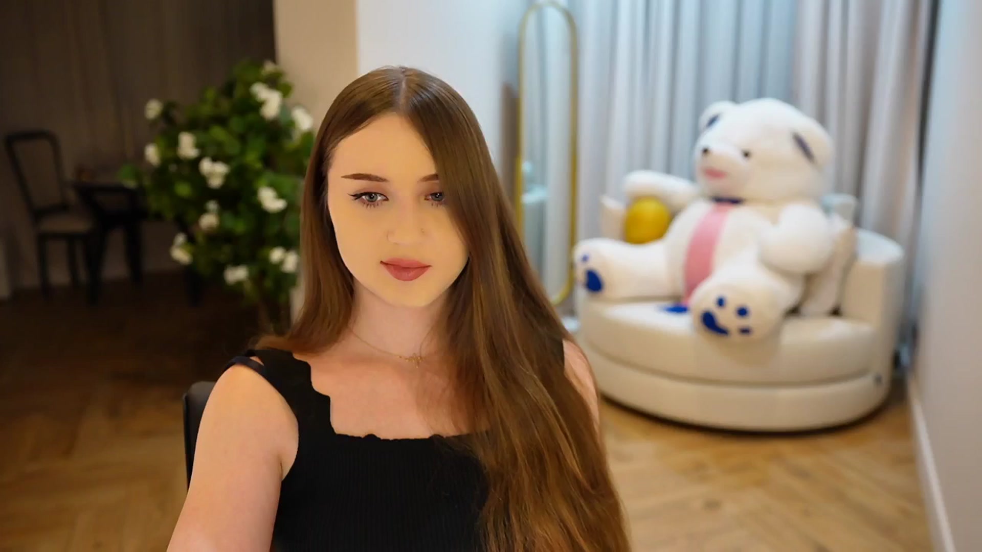 Gallery image thumbnail from Innocent_Soul's myfreecams stream on, 11/12/2024, 14:49 image 12 of 20