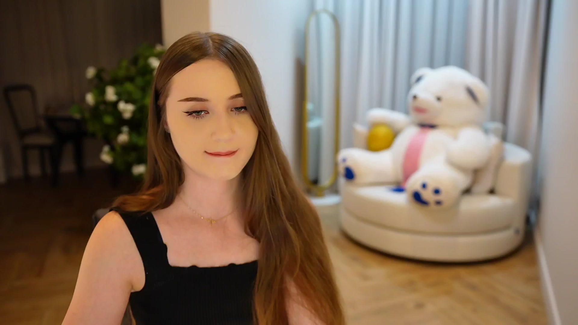Gallery image thumbnail from Innocent_Soul's myfreecams stream on, 11/12/2024, 15:47 image 4 of 20