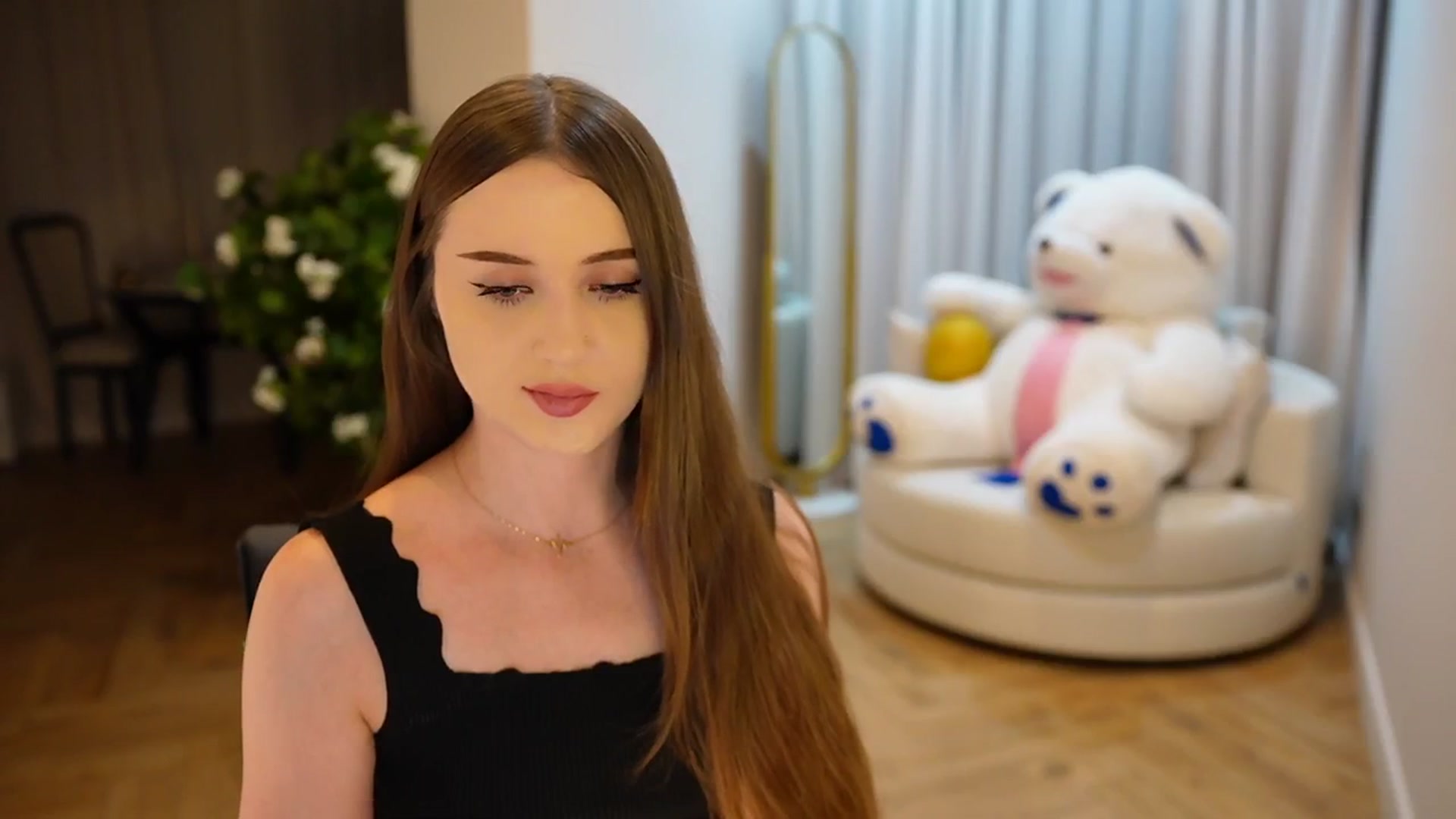 Gallery image thumbnail from Innocent_Soul's myfreecams stream on, 11/12/2024, 15:47 image 16 of 20