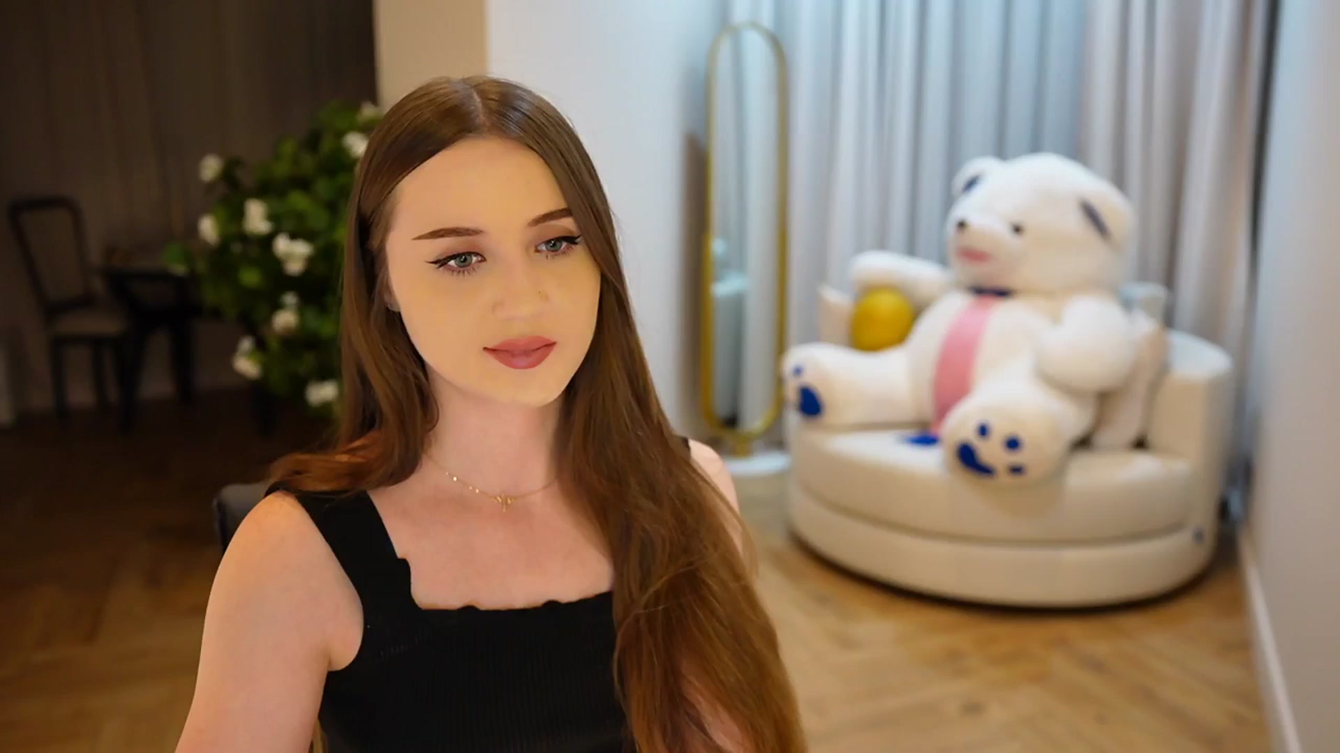 Gallery image thumbnail from Innocent_Soul's myfreecams stream on, 11/12/2024, 15:47 image 5 of 20