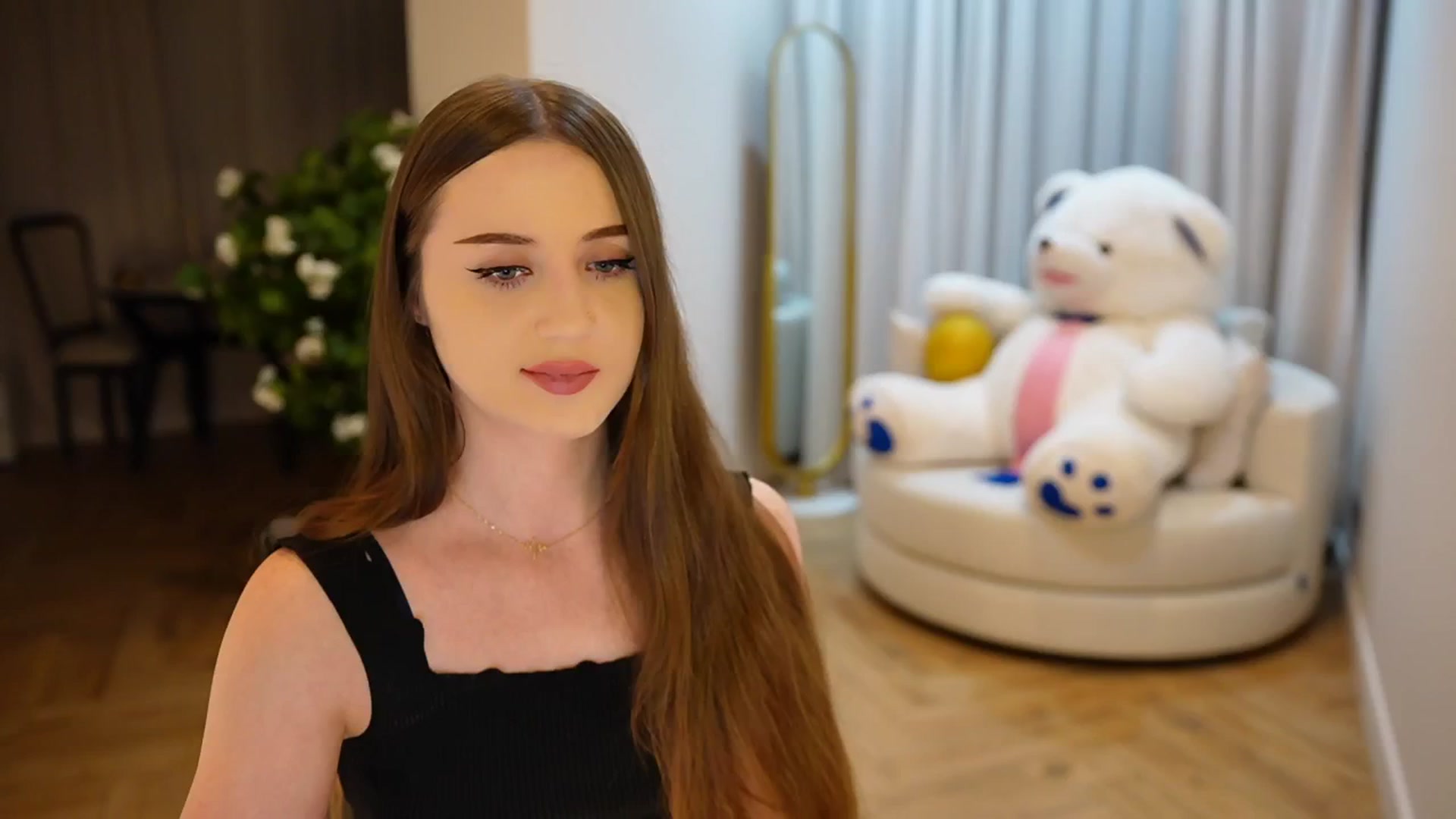 Gallery image thumbnail from Innocent_Soul's myfreecams stream on, 11/12/2024, 15:47 image 8 of 20