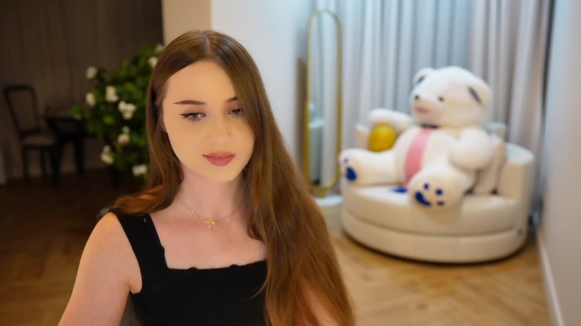 Gallery image thumbnail from Innocent_Soul's myfreecams stream on, 11/12/2024, 15:47 image 3 of 20