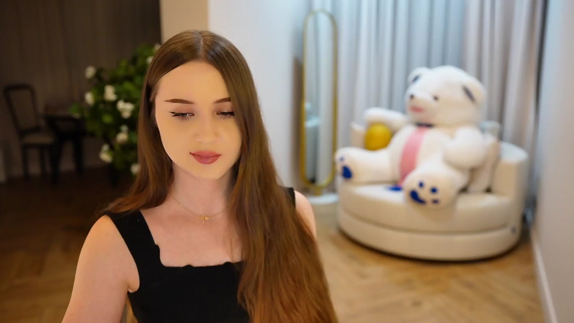 Gallery image thumbnail from Innocent_Soul's myfreecams stream on, 11/12/2024, 15:47 image 9 of 20