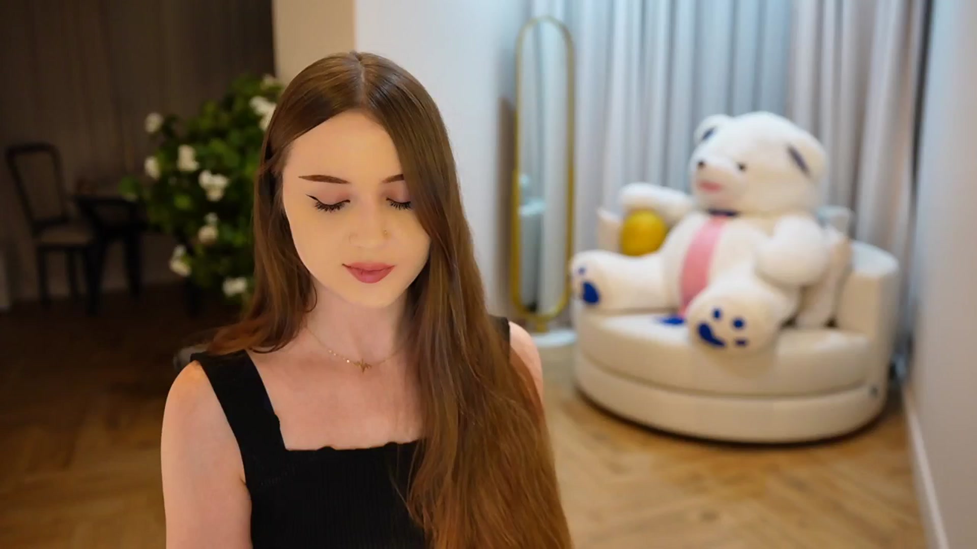 Gallery image thumbnail from Innocent_Soul's myfreecams stream on, 11/12/2024, 15:47 image 11 of 20