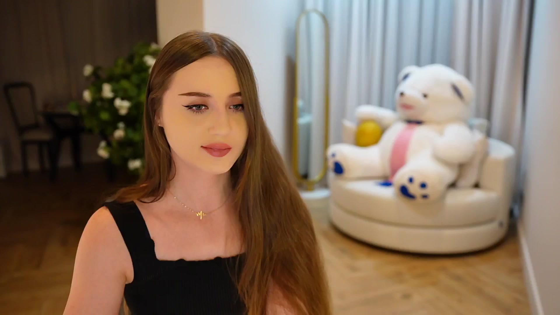 Gallery image thumbnail from Innocent_Soul's myfreecams stream on, 11/12/2024, 15:47 image 10 of 20