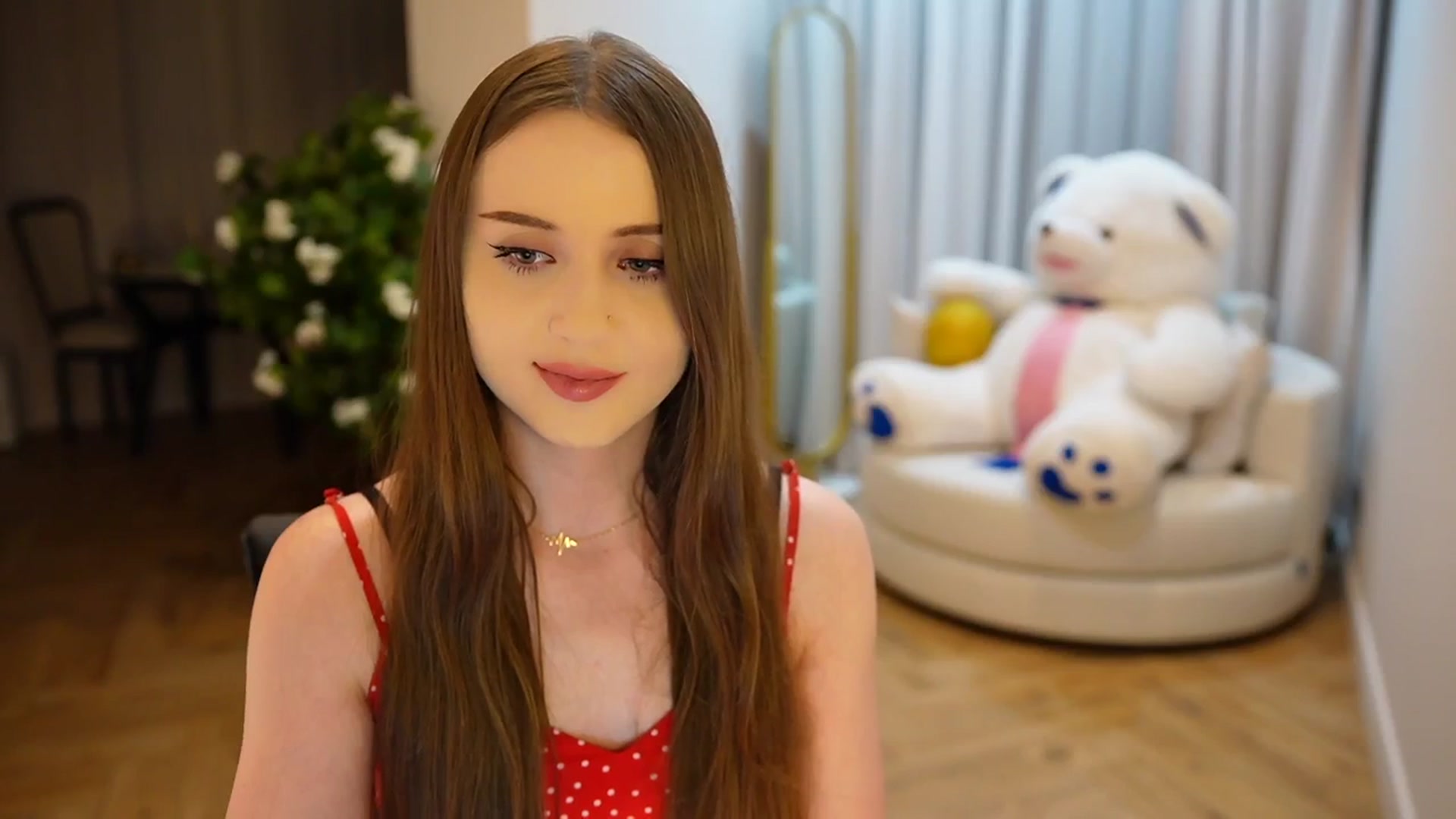 Gallery image thumbnail from Innocent_Soul's myfreecams stream on, 11/13/2024, 19:04 image 6 of 20