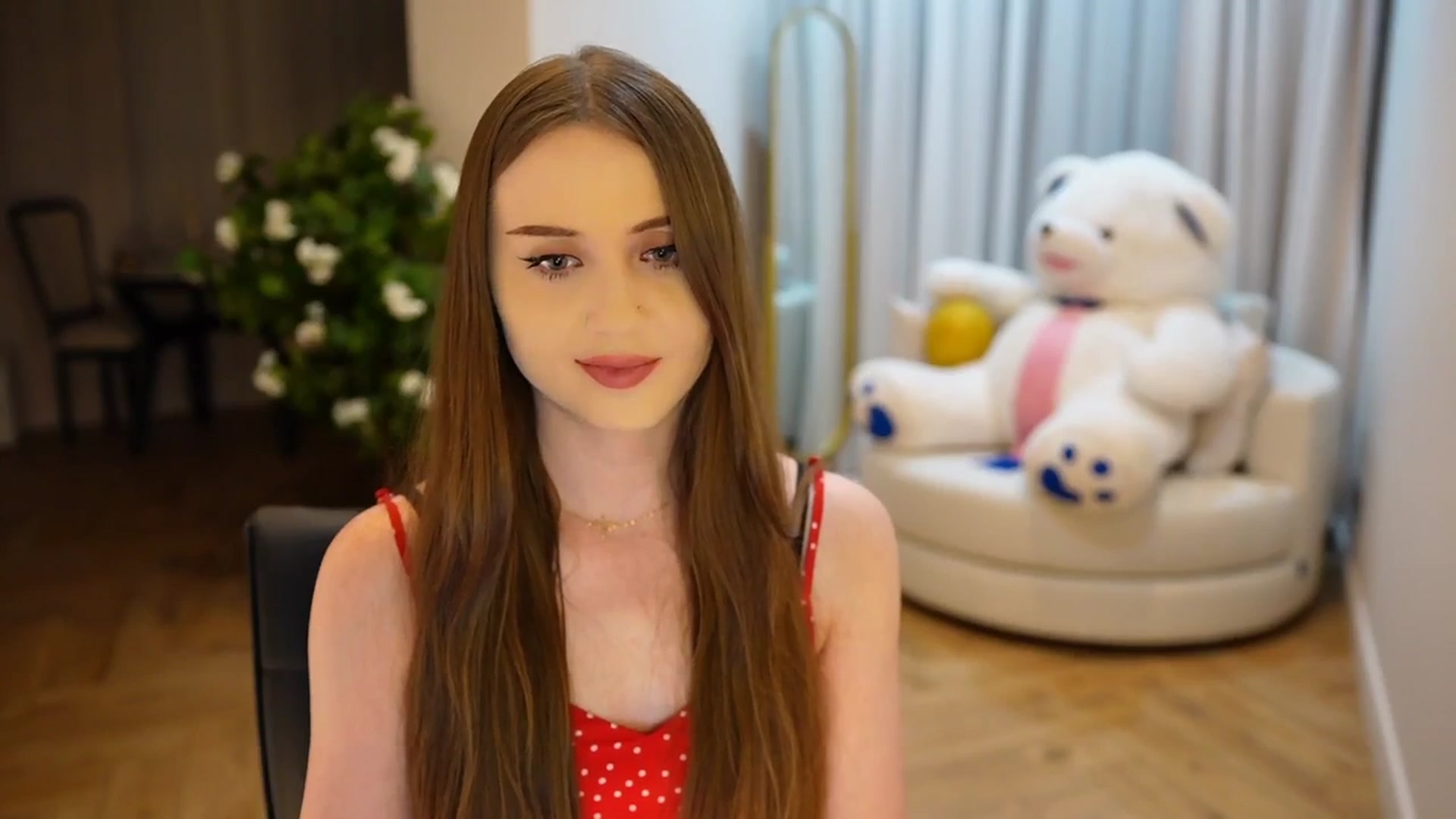 Gallery image thumbnail from Innocent_Soul's myfreecams stream on, 11/13/2024, 19:04 image 7 of 20